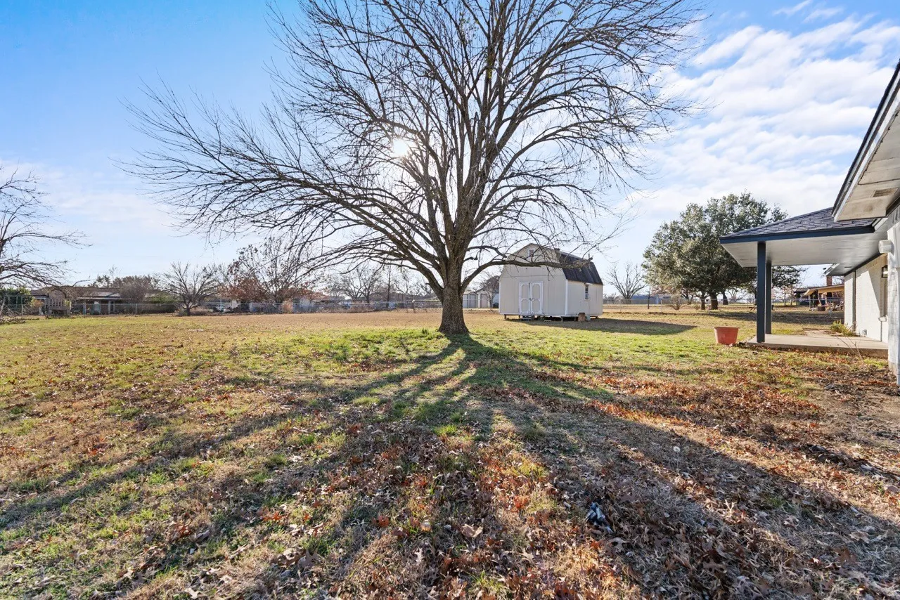 Single Family Residence For Sale in Ellis County , 602 Cardinal Drive, Ovilla, Texas 75154, 3 Bedroom, 2 Bathroom, 2 Garage spaces, 1,386 Sqft, built in 1982, mls#21147101, Real Estate Agent in Ovilla, Homes For Sale in Ellis county, Homes For Sale in Ovilla, Realtor in Ovilla Texas, Real Estate Brokerage Independent Realty Texas, Luminita Cordes Realtor