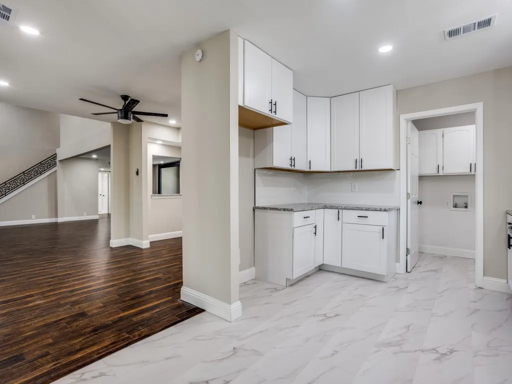 Single Family Residence For Sale in Dallas County , 2226 Meadowview Drive, Garland, Texas 75043, 3 Bedrooms, 3 Bathrooms, 2 Garage spaces, 2,805 Sqft, built in 1978, Price $449,900, mls#21147126, Real Estate Agent in Garland, Homes For Sale in Dallas county, Homes For Sale in Garland, Realtor in Garland Texas, Real Estate Brokerage Independent Realty Texas, Luminita Cordes Realtor