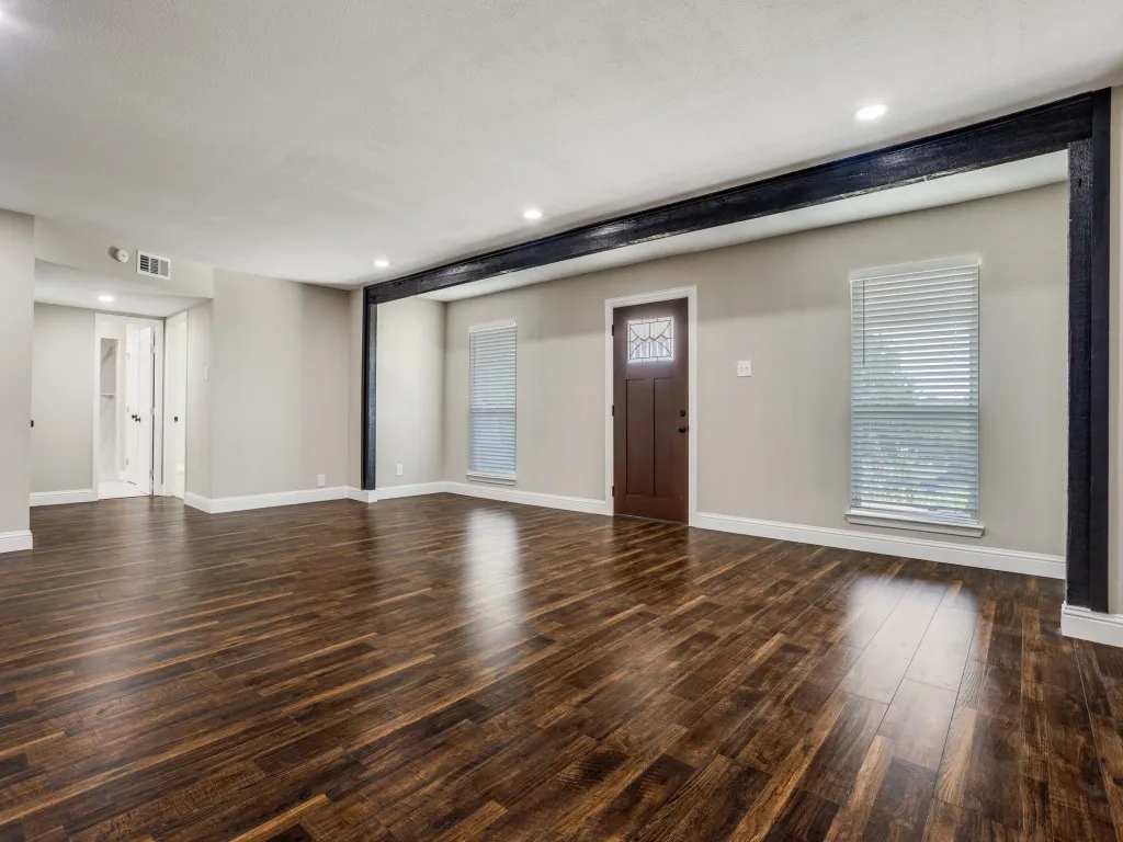 Single Family Residence For Sale in Dallas County , 2226 Meadowview Drive, Garland, Texas 75043, 3 Bedrooms, 3 Bathrooms, 2 Garage spaces, 2,805 Sqft, built in 1978, Price $449,900, mls#21147126, Real Estate Agent in Garland, Homes For Sale in Dallas county, Homes For Sale in Garland, Realtor in Garland Texas, Real Estate Brokerage Independent Realty Texas, Luminita Cordes Realtor