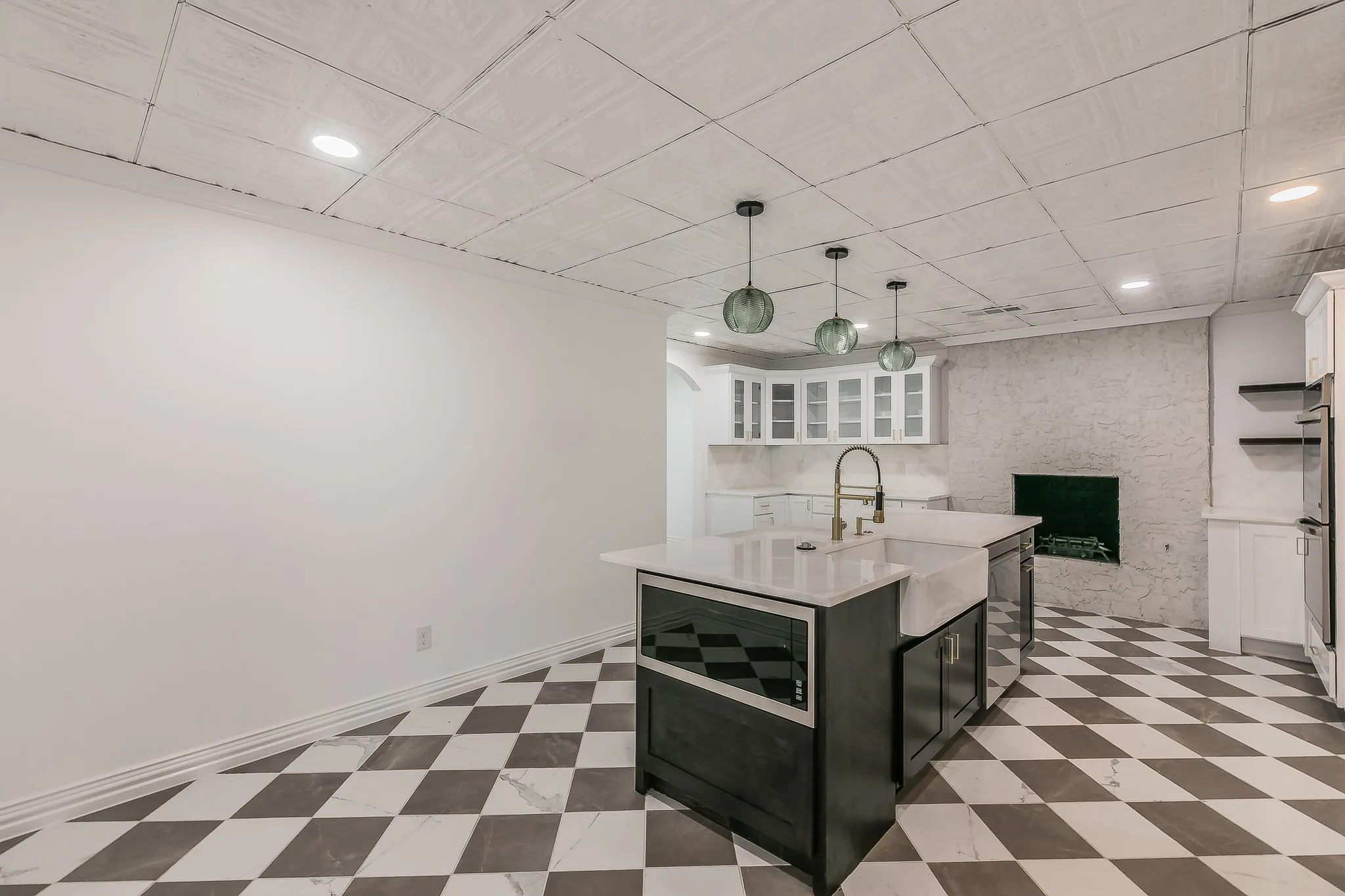 Single Family Residence For Sale in Dallas County , 1812 Boyd Street, Dallas, Texas 75224, 4 Bedroom, 2 Bathroom, 2 Garage spaces, 2,016 Sqft, built in 1960, mls#21147170, Real Estate Agent in Dallas, Homes For Sale in Dallas county, Homes For Sale in Dallas, Realtor in Dallas Texas, Real Estate Brokerage Independent Realty Texas, Luminita Cordes Realtor