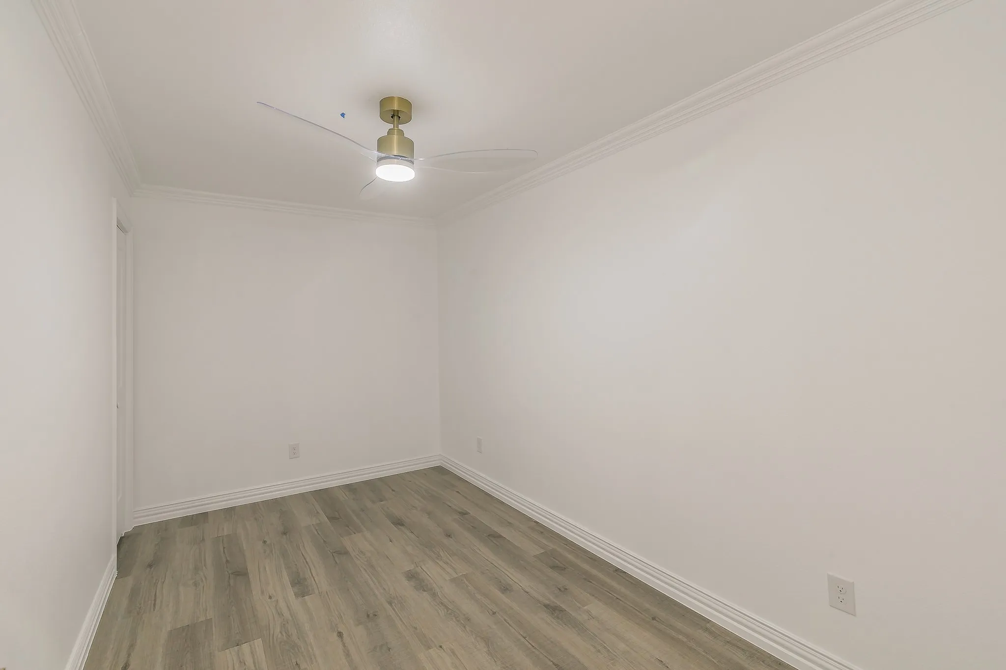 Single Family Residence For Sale in Dallas County , 1812 Boyd Street, Dallas, Texas 75224, 4 Bedroom, 2 Bathroom, 2 Garage spaces, 2,016 Sqft, built in 1960, mls#21147170, Real Estate Agent in Dallas, Homes For Sale in Dallas county, Homes For Sale in Dallas, Realtor in Dallas Texas, Real Estate Brokerage Independent Realty Texas, Luminita Cordes Realtor