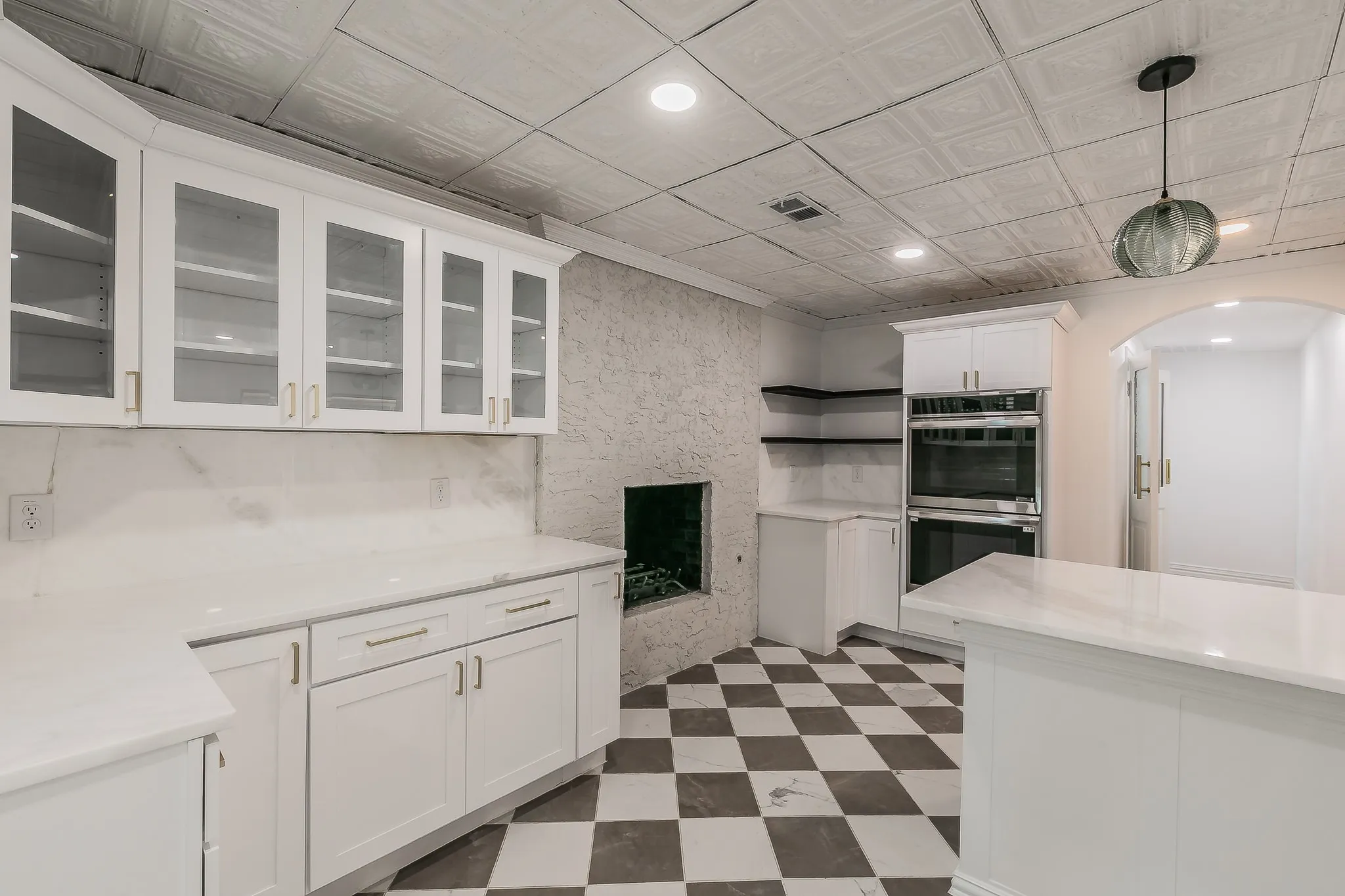 Single Family Residence For Sale in Dallas County , 1812 Boyd Street, Dallas, Texas 75224, 4 Bedroom, 2 Bathroom, 2 Garage spaces, 2,016 Sqft, built in 1960, mls#21147170, Real Estate Agent in Dallas, Homes For Sale in Dallas county, Homes For Sale in Dallas, Realtor in Dallas Texas, Real Estate Brokerage Independent Realty Texas, Luminita Cordes Realtor