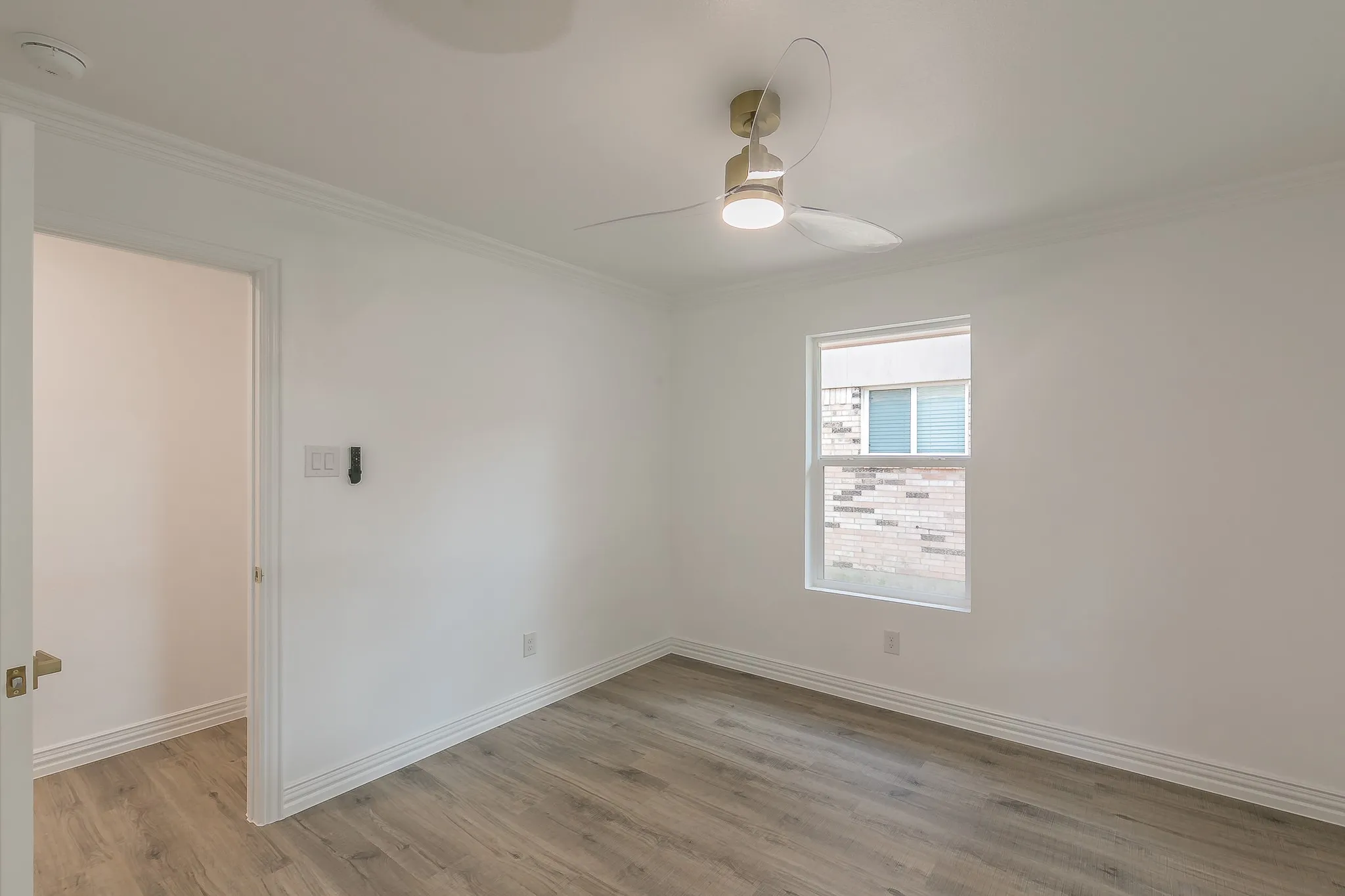 Single Family Residence For Sale in Dallas County , 1812 Boyd Street, Dallas, Texas 75224, 4 Bedroom, 2 Bathroom, 2 Garage spaces, 2,016 Sqft, built in 1960, mls#21147170, Real Estate Agent in Dallas, Homes For Sale in Dallas county, Homes For Sale in Dallas, Realtor in Dallas Texas, Real Estate Brokerage Independent Realty Texas, Luminita Cordes Realtor