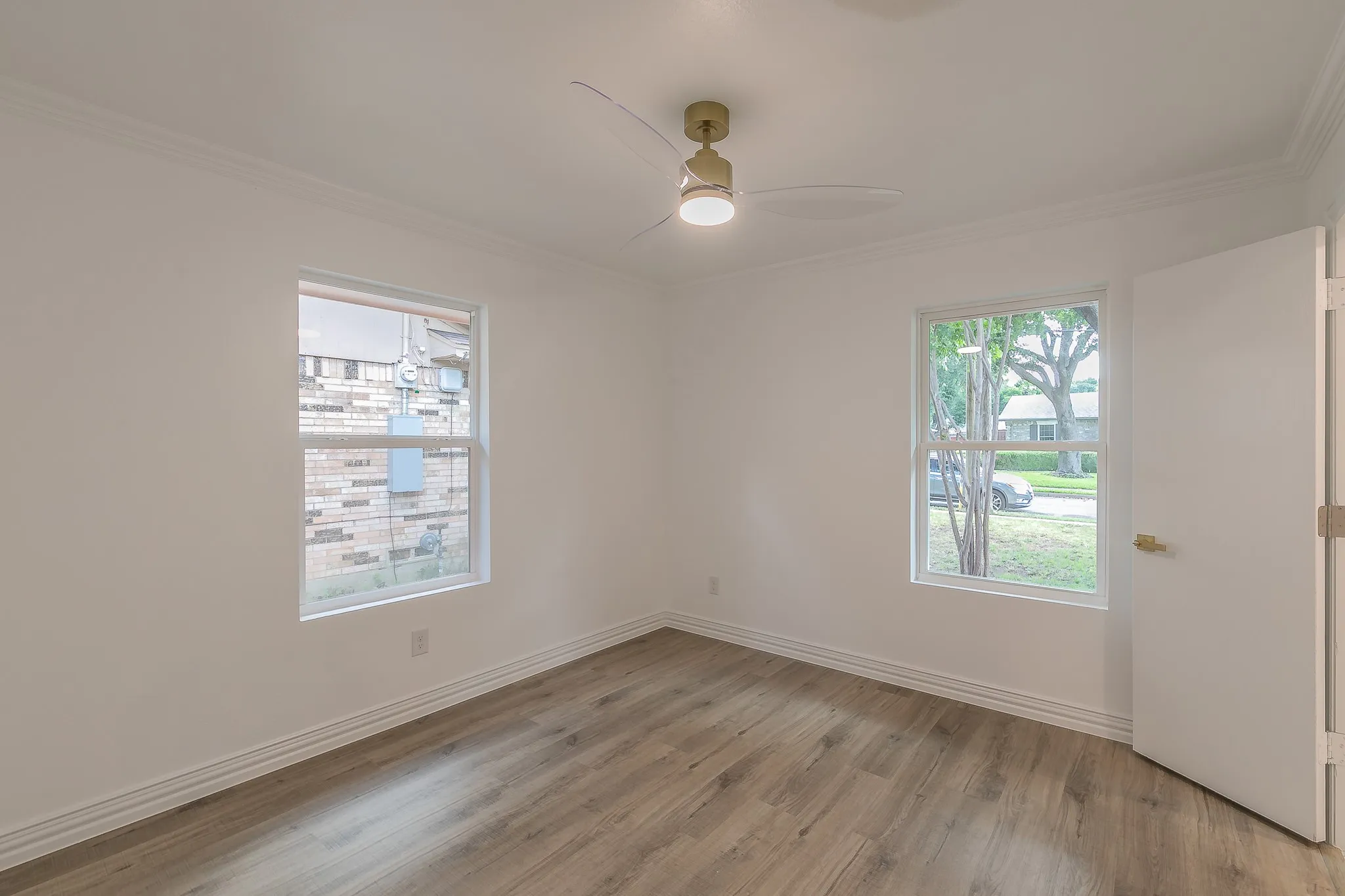 Single Family Residence For Sale in Dallas County , 1812 Boyd Street, Dallas, Texas 75224, 4 Bedroom, 2 Bathroom, 2 Garage spaces, 2,016 Sqft, built in 1960, mls#21147170, Real Estate Agent in Dallas, Homes For Sale in Dallas county, Homes For Sale in Dallas, Realtor in Dallas Texas, Real Estate Brokerage Independent Realty Texas, Luminita Cordes Realtor