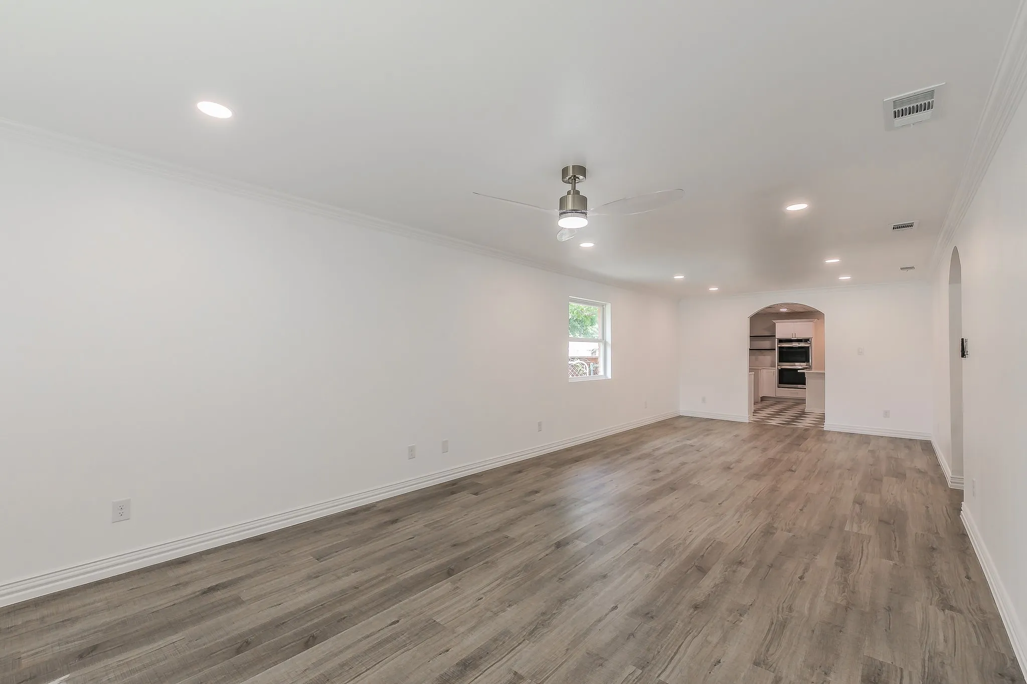 Single Family Residence For Sale in Dallas County , 1812 Boyd Street, Dallas, Texas 75224, 4 Bedroom, 2 Bathroom, 2 Garage spaces, 2,016 Sqft, built in 1960, mls#21147170, Real Estate Agent in Dallas, Homes For Sale in Dallas county, Homes For Sale in Dallas, Realtor in Dallas Texas, Real Estate Brokerage Independent Realty Texas, Luminita Cordes Realtor