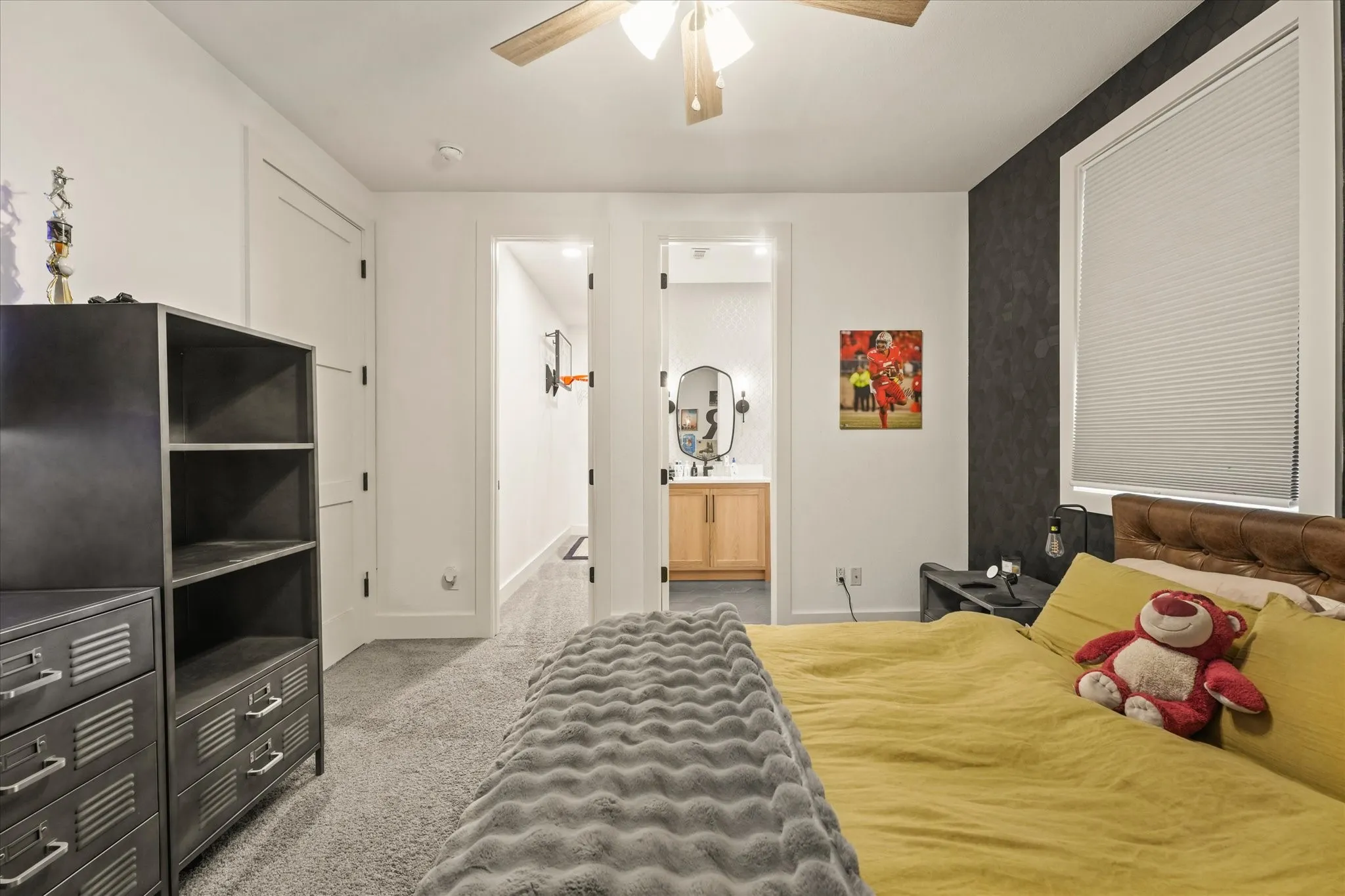 Single Family Residence For Sale in Dallas County , 1916 Euclid Avenue, Dallas, Texas 75206, 3 Bedroom, 4 Bathroom, 2 Garage spaces, 2,661 Sqft, built in 2005, mls#21147137, Real Estate Agent in Dallas, Homes For Sale in Dallas county, Homes For Sale in Dallas, Realtor in Dallas Texas, Real Estate Brokerage Independent Realty Texas, Luminita Cordes Realtor