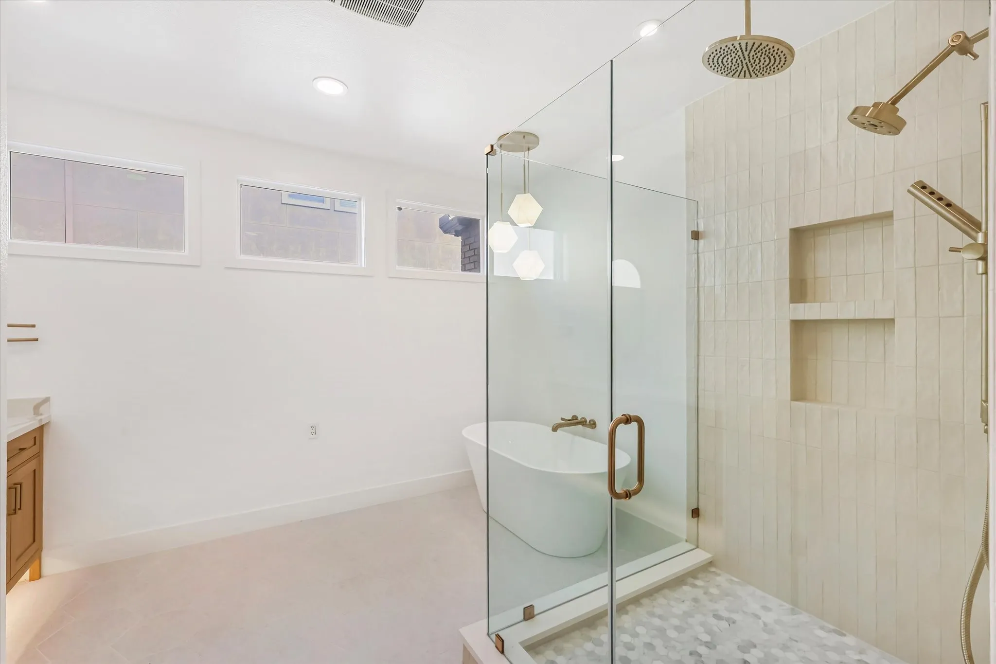 Single Family Residence For Sale in Dallas County , 1916 Euclid Avenue, Dallas, Texas 75206, 3 Bedroom, 4 Bathroom, 2 Garage spaces, 2,661 Sqft, built in 2005, mls#21147137, Real Estate Agent in Dallas, Homes For Sale in Dallas county, Homes For Sale in Dallas, Realtor in Dallas Texas, Real Estate Brokerage Independent Realty Texas, Luminita Cordes Realtor