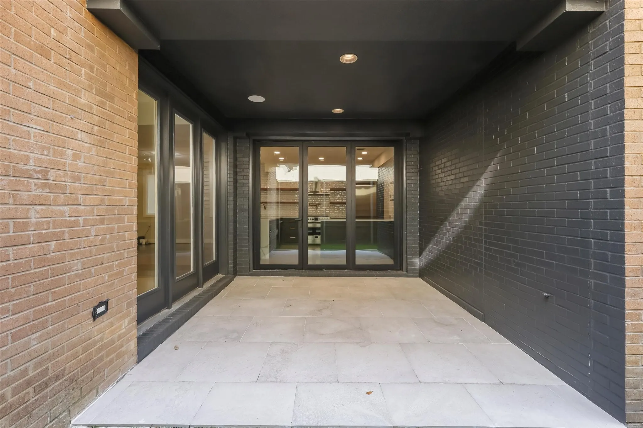 Single Family Residence For Sale in Dallas County , 1916 Euclid Avenue, Dallas, Texas 75206, 3 Bedroom, 4 Bathroom, 2 Garage spaces, 2,661 Sqft, built in 2005, mls#21147137, Real Estate Agent in Dallas, Homes For Sale in Dallas county, Homes For Sale in Dallas, Realtor in Dallas Texas, Real Estate Brokerage Independent Realty Texas, Luminita Cordes Realtor