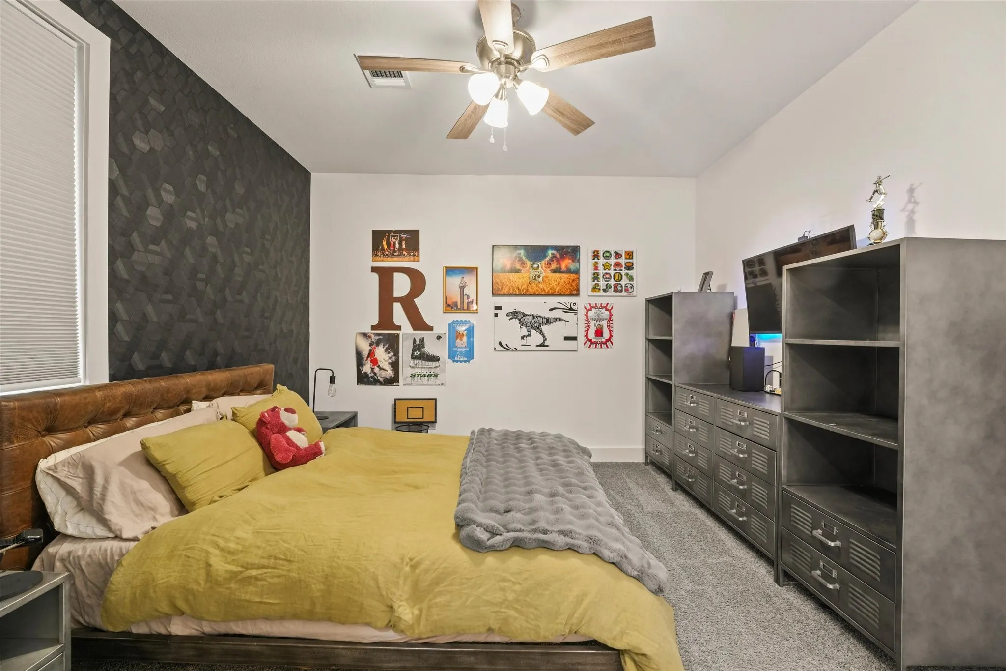 Single Family Residence For Sale in Dallas County , 1916 Euclid Avenue, Dallas, Texas 75206, 3 Bedroom, 4 Bathroom, 2 Garage spaces, 2,661 Sqft, built in 2005, mls#21147137, Real Estate Agent in Dallas, Homes For Sale in Dallas county, Homes For Sale in Dallas, Realtor in Dallas Texas, Real Estate Brokerage Independent Realty Texas, Luminita Cordes Realtor