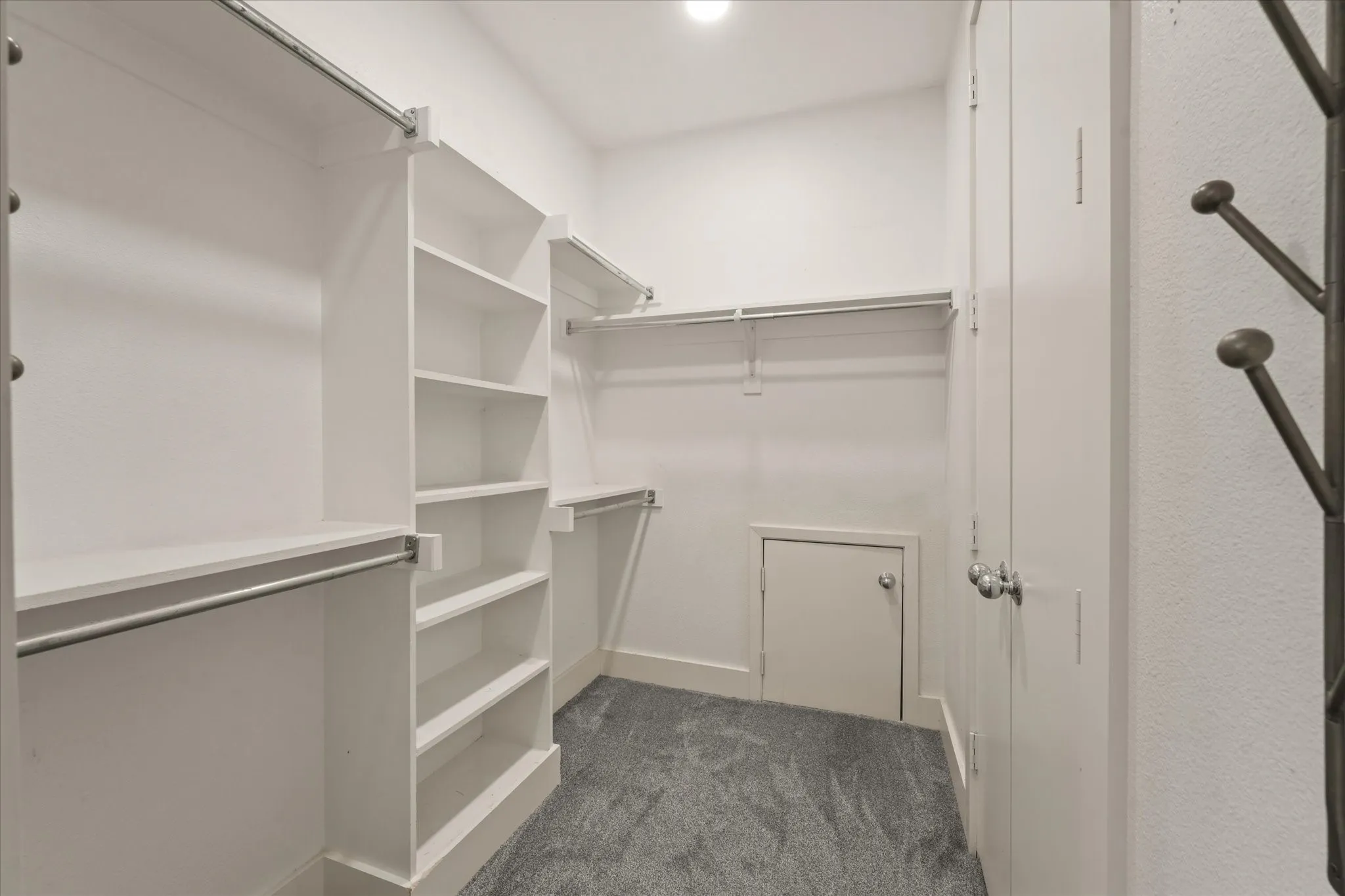 Single Family Residence For Sale in Dallas County , 1916 Euclid Avenue, Dallas, Texas 75206, 3 Bedroom, 4 Bathroom, 2 Garage spaces, 2,661 Sqft, built in 2005, mls#21147137, Real Estate Agent in Dallas, Homes For Sale in Dallas county, Homes For Sale in Dallas, Realtor in Dallas Texas, Real Estate Brokerage Independent Realty Texas, Luminita Cordes Realtor