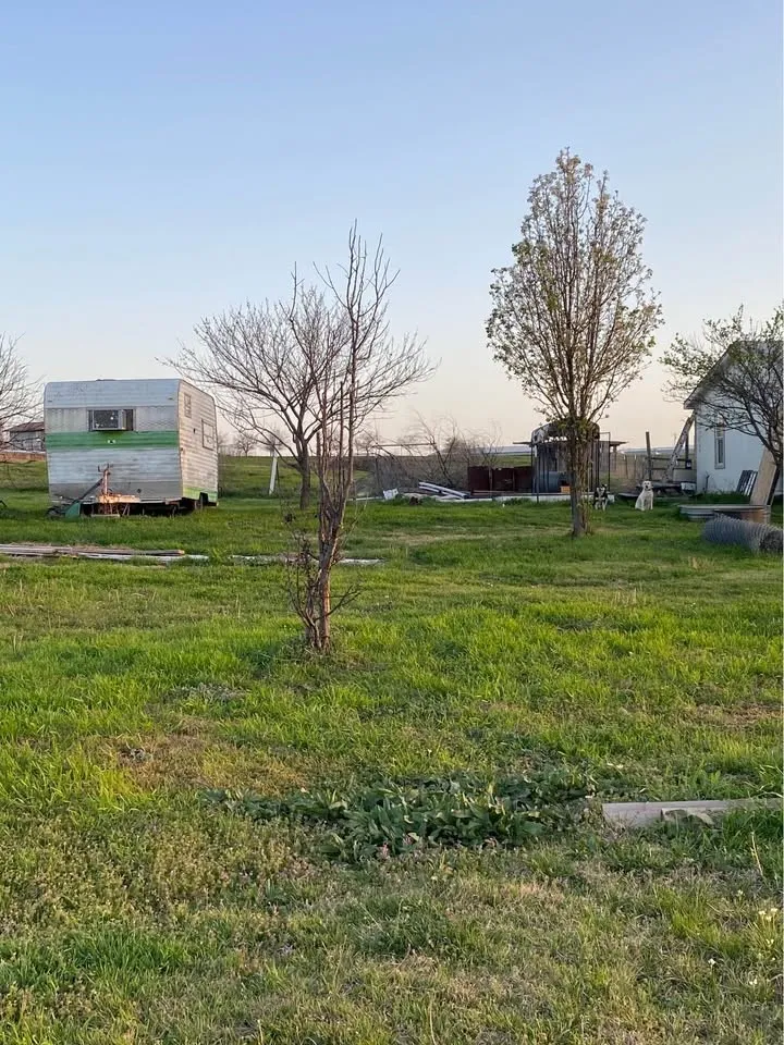 Single Family Residence For Sale in Wise County , 235 Hilltop Trail, New Fairview, Texas 76078, 3 Bedrooms, 2 Bathrooms, Garage spaces, 1,344 Sqft, built in 1994, Price $199,000, mls#21147107, Real Estate Agent in New Fairview, Homes For Sale in Wise county, Homes For Sale in New Fairview, Realtor in New Fairview Texas, Real Estate Brokerage Independent Realty Texas, Luminita Cordes Realtor