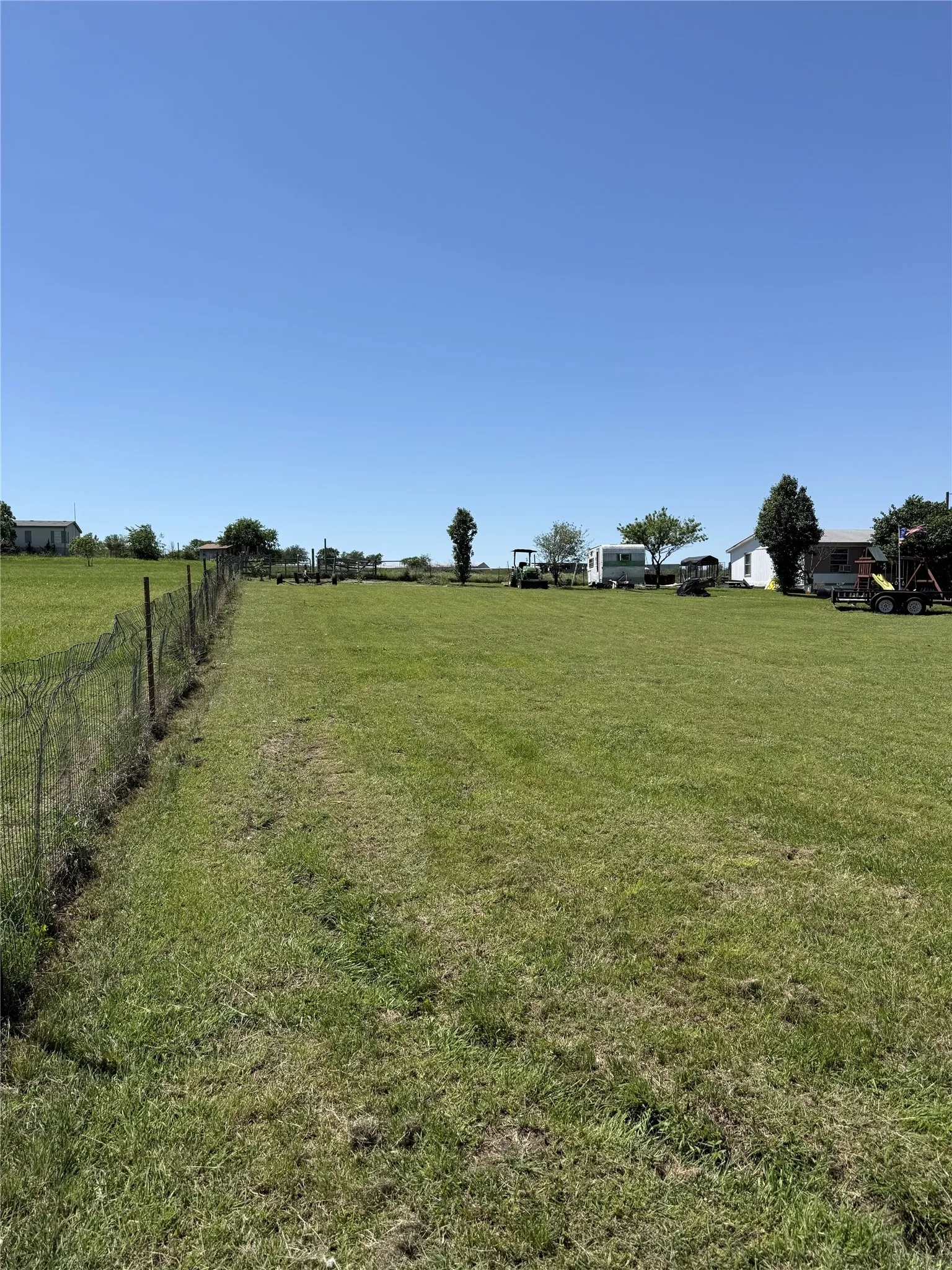 Single Family Residence For Sale in Wise County , 235 Hilltop Trail, New Fairview, Texas 76078, 3 Bedrooms, 2 Bathrooms, Garage spaces, 1,344 Sqft, built in 1994, Price $199,000, mls#21147107, Real Estate Agent in New Fairview, Homes For Sale in Wise county, Homes For Sale in New Fairview, Realtor in New Fairview Texas, Real Estate Brokerage Independent Realty Texas, Luminita Cordes Realtor