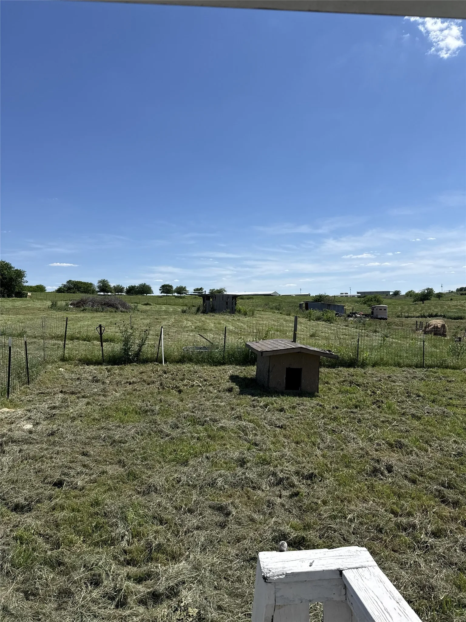 Single Family Residence For Sale in Wise County , 235 Hilltop Trail, New Fairview, Texas 76078, 3 Bedrooms, 2 Bathrooms, Garage spaces, 1,344 Sqft, built in 1994, Price $199,000, mls#21147107, Real Estate Agent in New Fairview, Homes For Sale in Wise county, Homes For Sale in New Fairview, Realtor in New Fairview Texas, Real Estate Brokerage Independent Realty Texas, Luminita Cordes Realtor