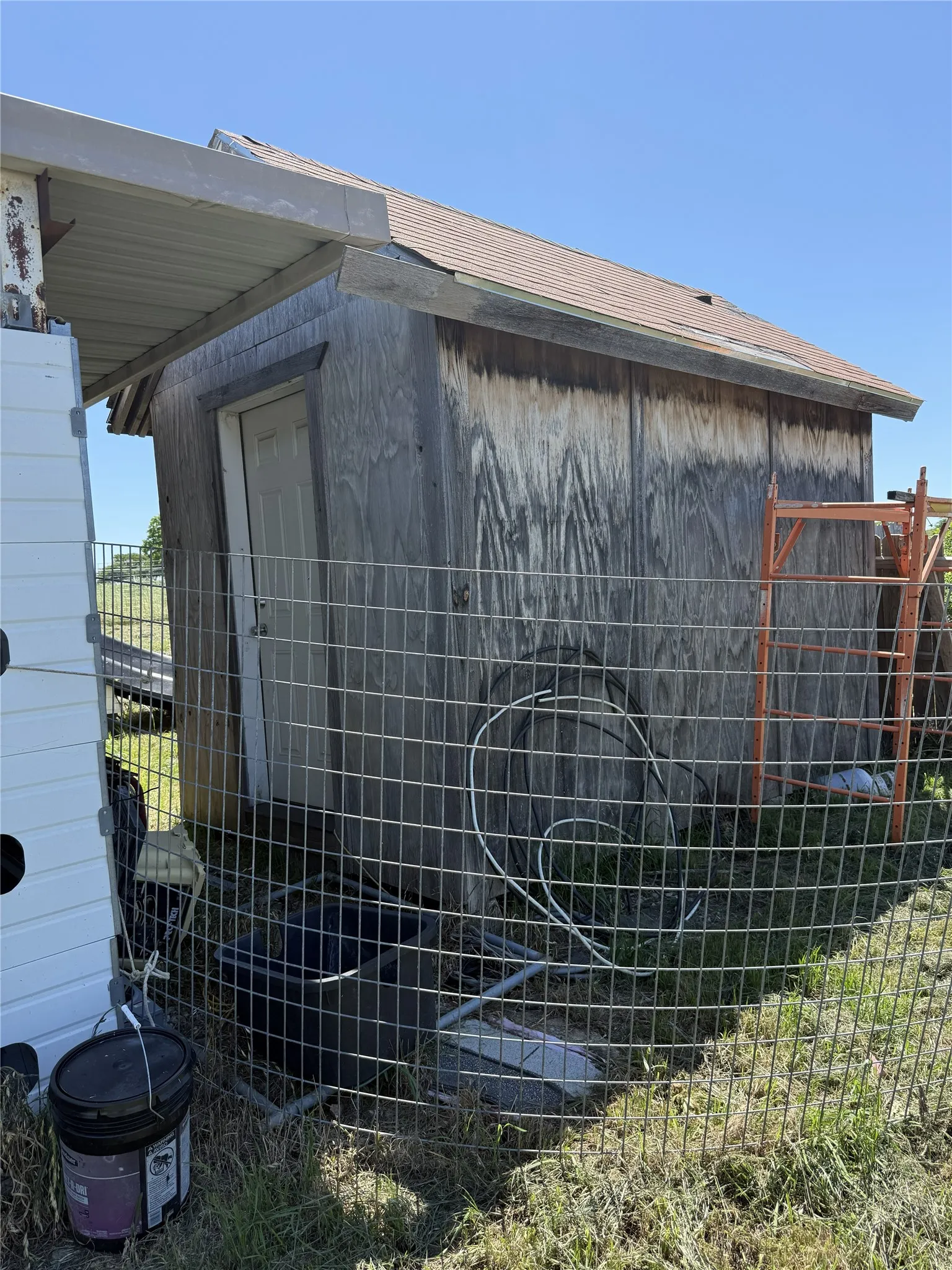 Single Family Residence For Sale in Wise County , 235 Hilltop Trail, New Fairview, Texas 76078, 3 Bedrooms, 2 Bathrooms, Garage spaces, 1,344 Sqft, built in 1994, Price $199,000, mls#21147107, Real Estate Agent in New Fairview, Homes For Sale in Wise county, Homes For Sale in New Fairview, Realtor in New Fairview Texas, Real Estate Brokerage Independent Realty Texas, Luminita Cordes Realtor