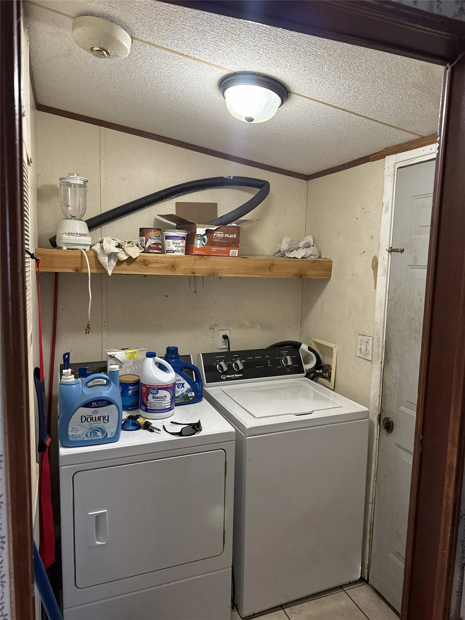 Single Family Residence For Sale in Wise County , 235 Hilltop Trail, New Fairview, Texas 76078, 3 Bedrooms, 2 Bathrooms, Garage spaces, 1,344 Sqft, built in 1994, Price $199,000, mls#21147107, Real Estate Agent in New Fairview, Homes For Sale in Wise county, Homes For Sale in New Fairview, Realtor in New Fairview Texas, Real Estate Brokerage Independent Realty Texas, Luminita Cordes Realtor