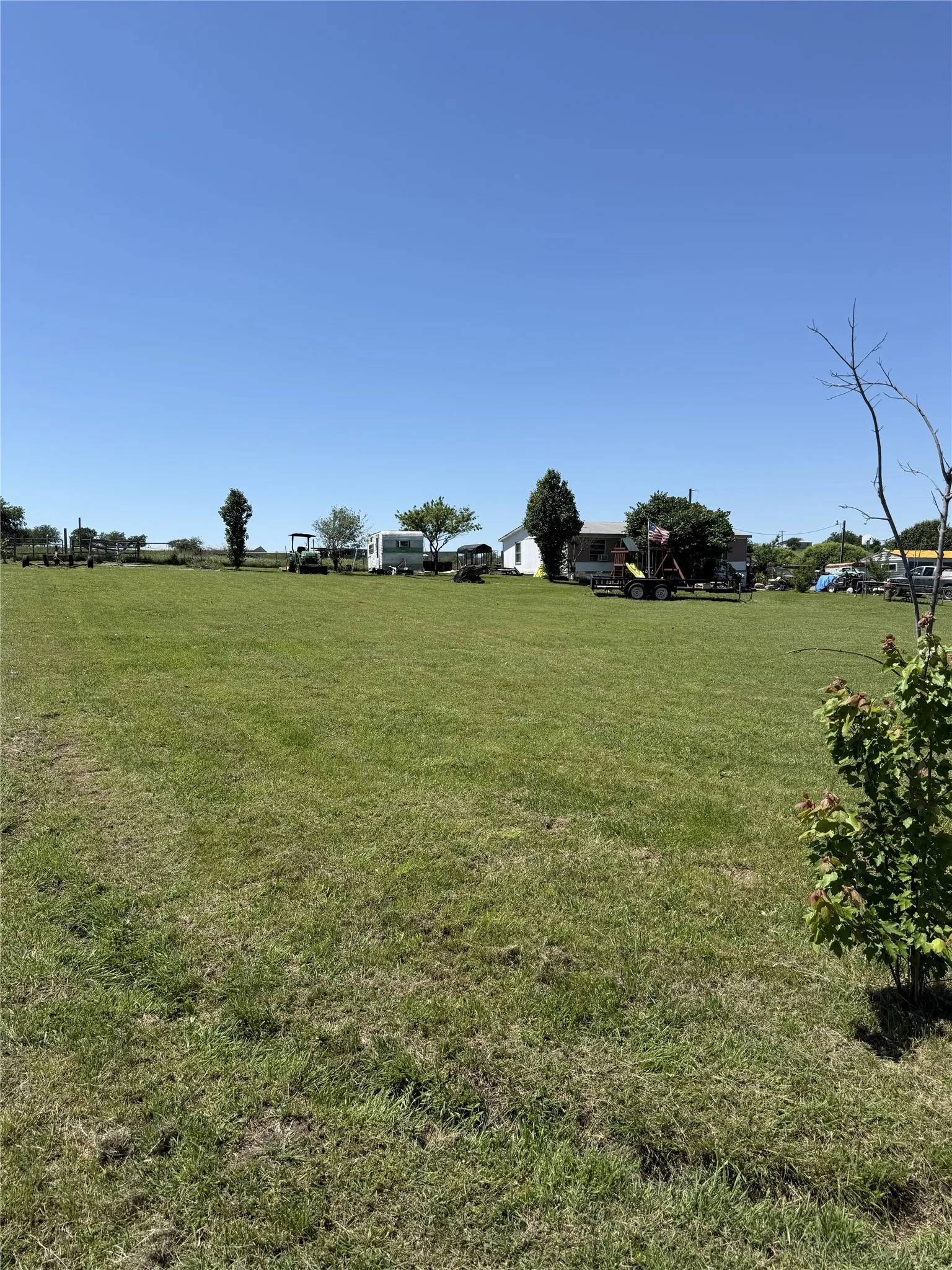 Single Family Residence For Sale in Wise County , 235 Hilltop Trail, New Fairview, Texas 76078, 3 Bedrooms, 2 Bathrooms, Garage spaces, 1,344 Sqft, built in 1994, Price $199,000, mls#21147107, Real Estate Agent in New Fairview, Homes For Sale in Wise county, Homes For Sale in New Fairview, Realtor in New Fairview Texas, Real Estate Brokerage Independent Realty Texas, Luminita Cordes Realtor