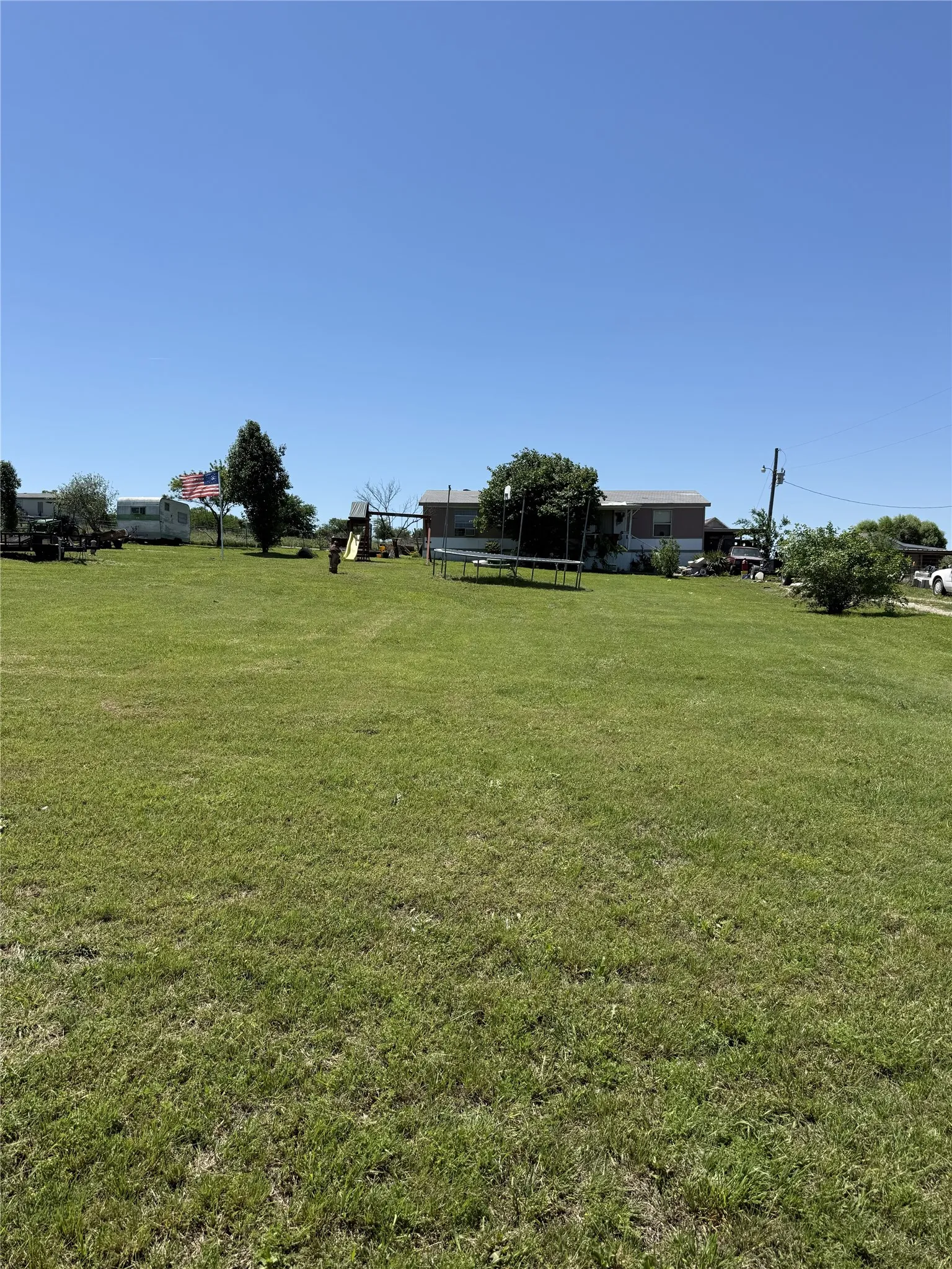 Single Family Residence For Sale in Wise County , 235 Hilltop Trail, New Fairview, Texas 76078, 3 Bedrooms, 2 Bathrooms, Garage spaces, 1,344 Sqft, built in 1994, Price $199,000, mls#21147107, Real Estate Agent in New Fairview, Homes For Sale in Wise county, Homes For Sale in New Fairview, Realtor in New Fairview Texas, Real Estate Brokerage Independent Realty Texas, Luminita Cordes Realtor