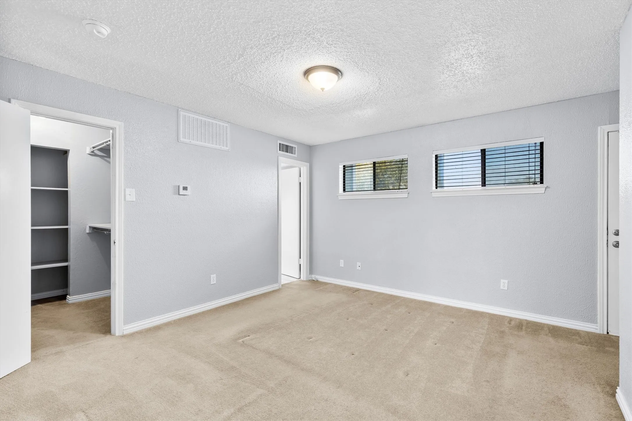 Condominium For Sale in Dallas County , 5840 Spring Valley Road 912, Dallas, Texas 75254, 2 Bedroom, 2 Bathroom, Garage spaces, 1,116 Sqft, built in 1981, mls#21146507, Real Estate Agent in Dallas, Homes For Sale in Dallas county, Homes For Sale in Dallas, Realtor in Dallas Texas, Real Estate Brokerage Independent Realty Texas, Luminita Cordes Realtor