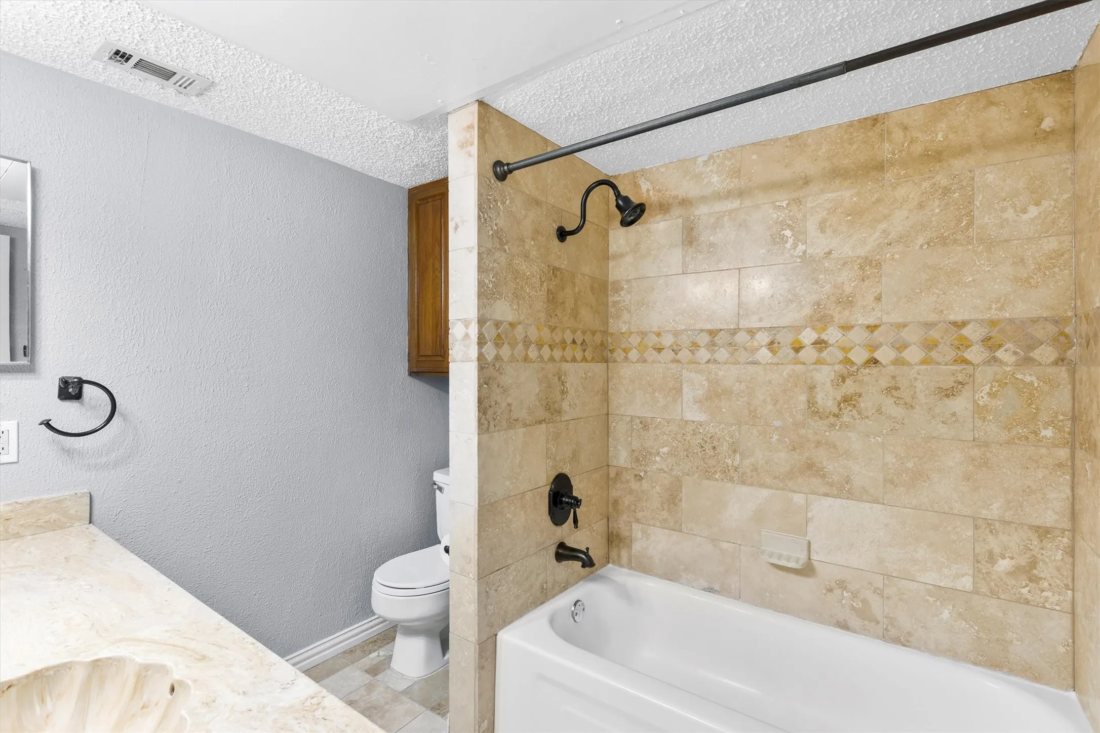 Condominium For Sale in Dallas County , 5840 Spring Valley Road 912, Dallas, Texas 75254, 2 Bedroom, 2 Bathroom, Garage spaces, 1,116 Sqft, built in 1981, mls#21146507, Real Estate Agent in Dallas, Homes For Sale in Dallas county, Homes For Sale in Dallas, Realtor in Dallas Texas, Real Estate Brokerage Independent Realty Texas, Luminita Cordes Realtor