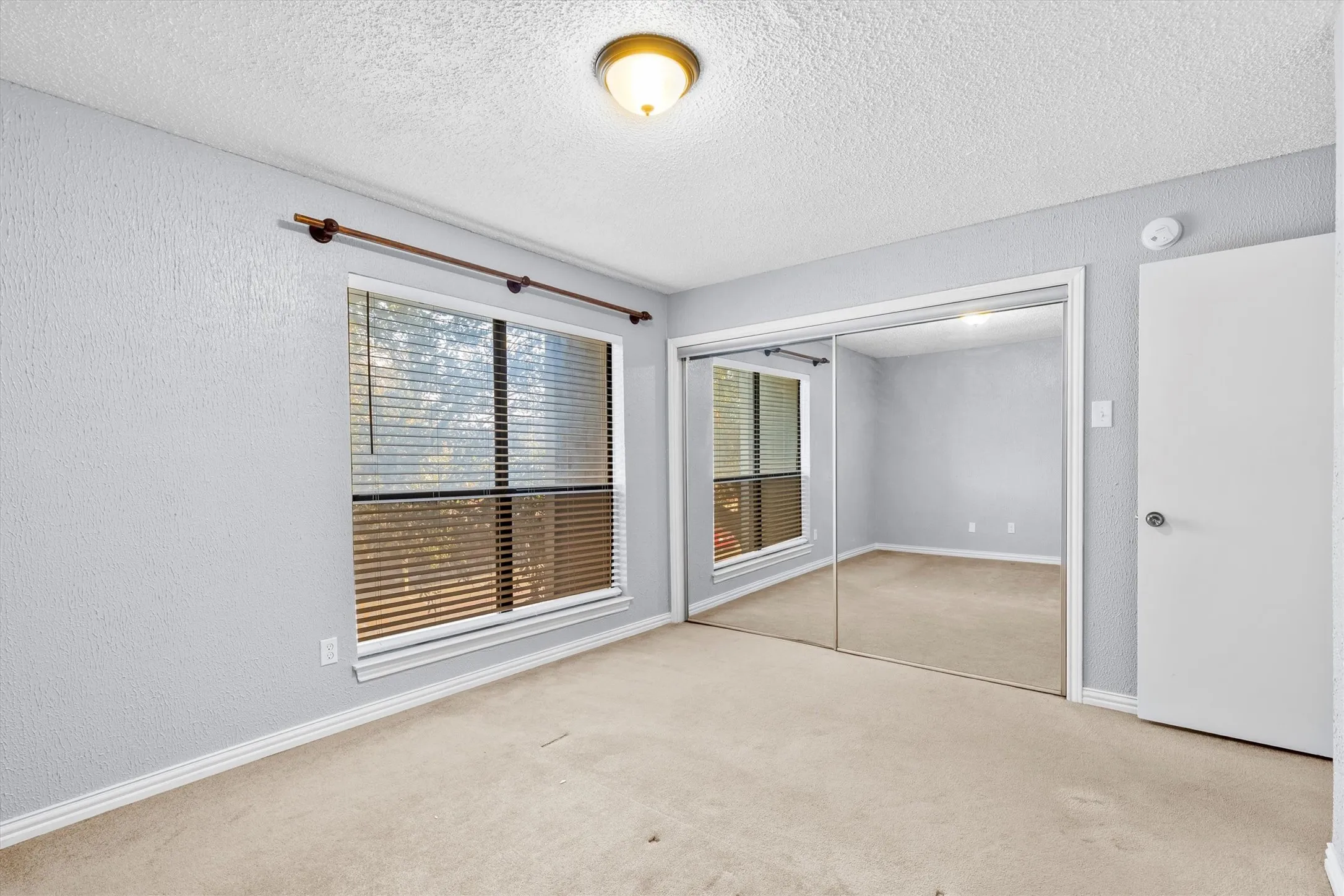 Condominium For Sale in Dallas County , 5840 Spring Valley Road 912, Dallas, Texas 75254, 2 Bedroom, 2 Bathroom, Garage spaces, 1,116 Sqft, built in 1981, mls#21146507, Real Estate Agent in Dallas, Homes For Sale in Dallas county, Homes For Sale in Dallas, Realtor in Dallas Texas, Real Estate Brokerage Independent Realty Texas, Luminita Cordes Realtor