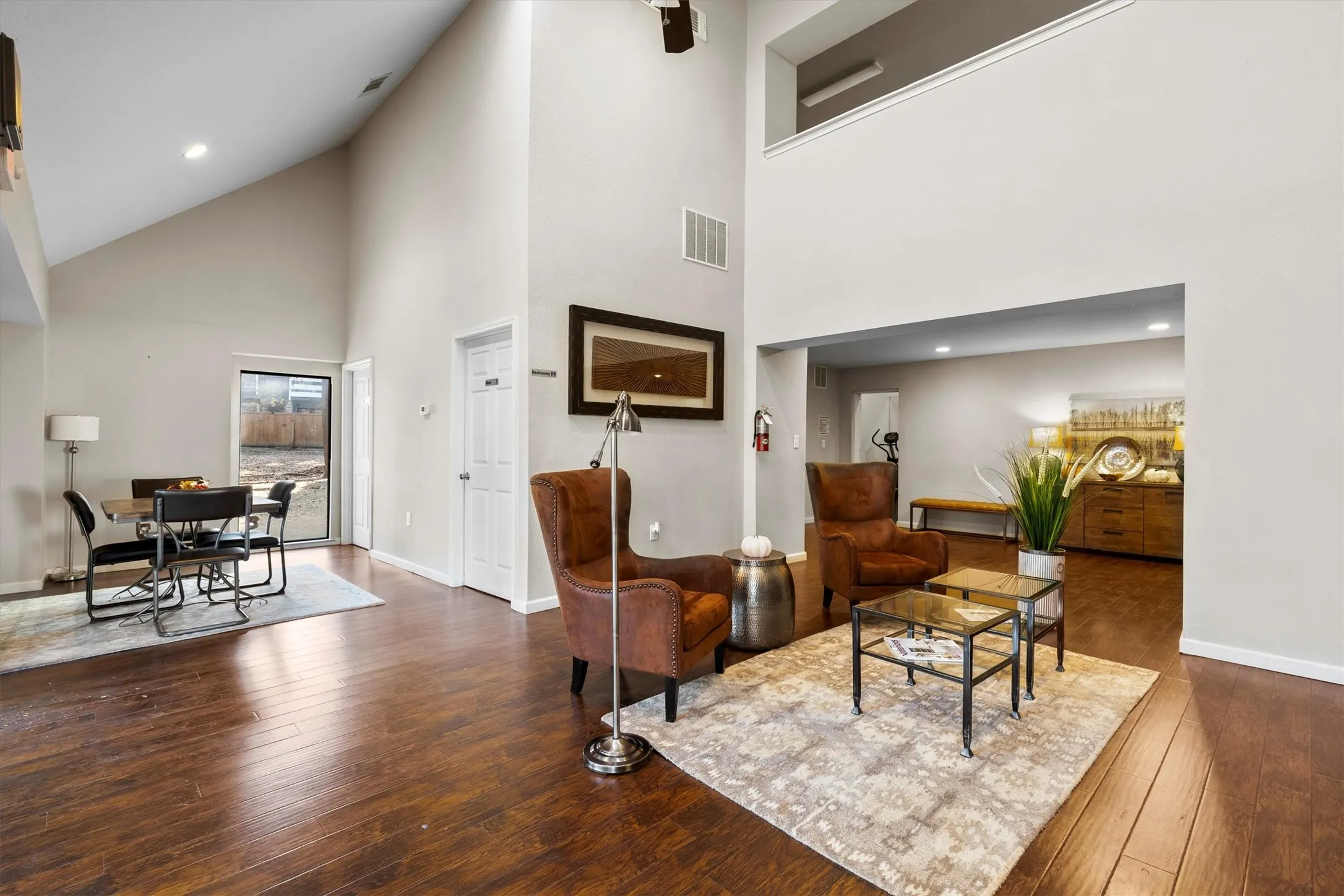 Condominium For Sale in Dallas County , 5840 Spring Valley Road 912, Dallas, Texas 75254, 2 Bedroom, 2 Bathroom, Garage spaces, 1,116 Sqft, built in 1981, mls#21146507, Real Estate Agent in Dallas, Homes For Sale in Dallas county, Homes For Sale in Dallas, Realtor in Dallas Texas, Real Estate Brokerage Independent Realty Texas, Luminita Cordes Realtor