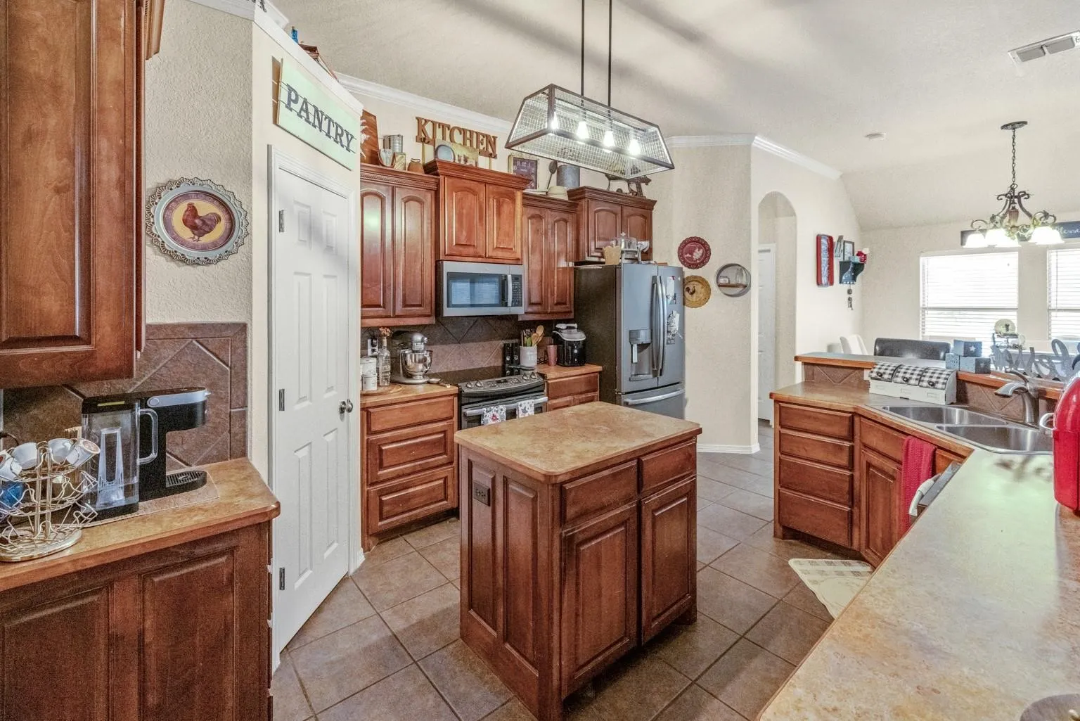 Single Family Residence For Sale in Parker County , 9430 W Highway 199, Poolville, Texas 76487, 4 Bedroom, 2 Bathroom, 2 Garage spaces, 2,400 Sqft, built in 2005, Preowned, mls#21147332, Real Estate Agent in Poolville, Homes For Sale in Parker county, Homes For Sale in Poolville, Realtor in Poolville Texas, Real Estate Brokerage Independent Realty Texas, Luminita Cordes Realtor
