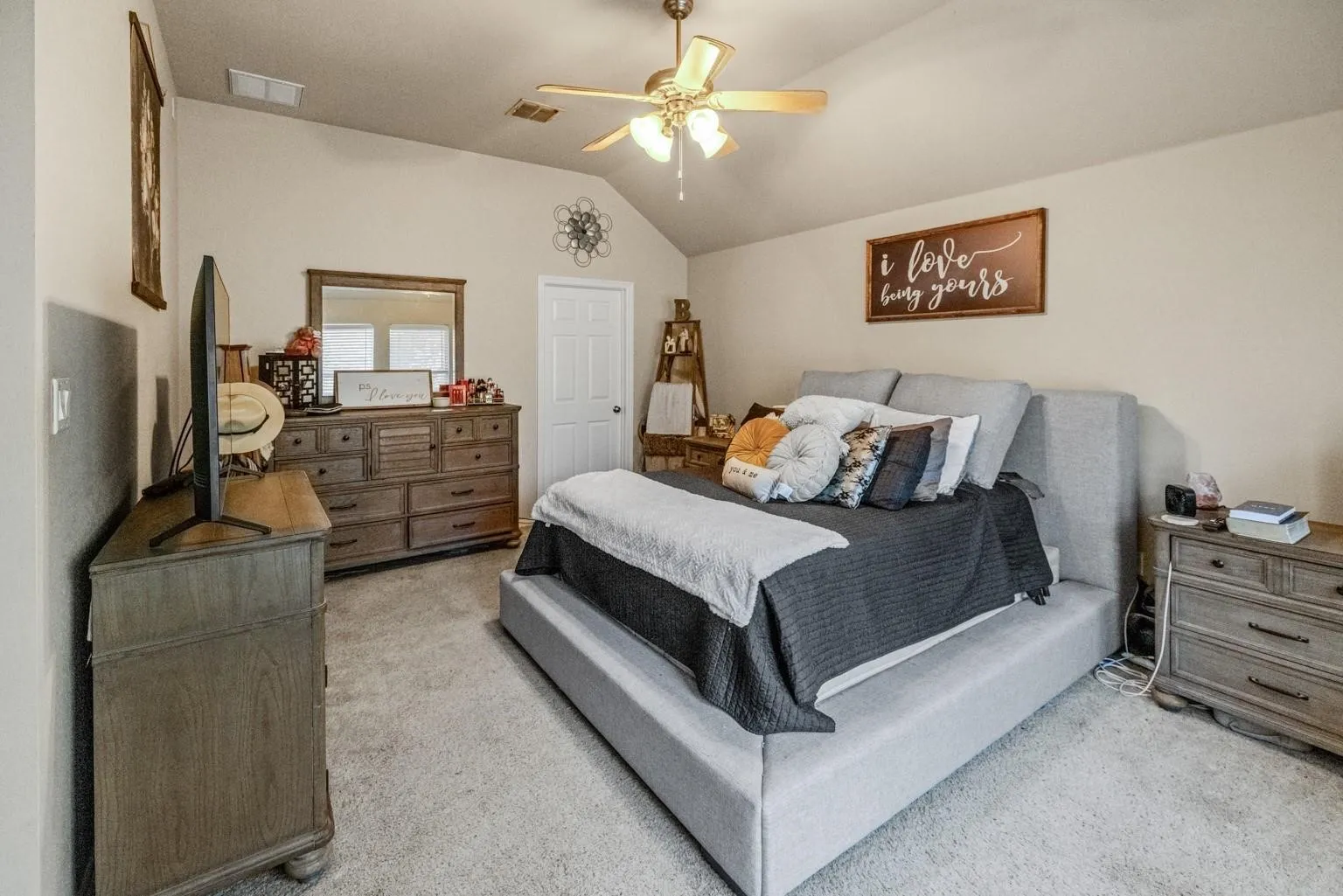 Single Family Residence For Sale in Parker County , 9430 W Highway 199, Poolville, Texas 76487, 4 Bedroom, 2 Bathroom, 2 Garage spaces, 2,400 Sqft, built in 2005, Preowned, mls#21147332, Real Estate Agent in Poolville, Homes For Sale in Parker county, Homes For Sale in Poolville, Realtor in Poolville Texas, Real Estate Brokerage Independent Realty Texas, Luminita Cordes Realtor