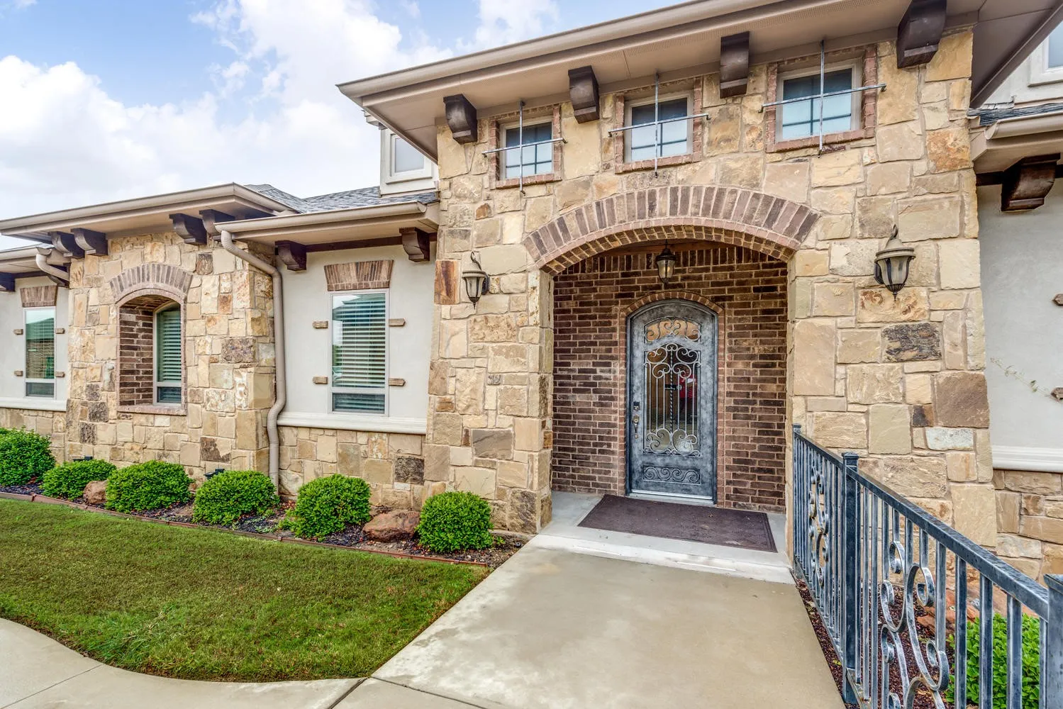 Office For Rent in Tarrant County , 620 Stoneglen Drive J, Keller, Texas 76248, 0, 0, Garage spaces, 0 Sqft, built in 2015, Preowned, Price $705, mls#21147353, Real Estate Agent in Keller, Homes For Rent in Tarrant county, Homes For Rent in Keller, Realtor in Keller Texas, Real Estate Brokerage Independent Realty Texas, Luminita Cordes Realtor