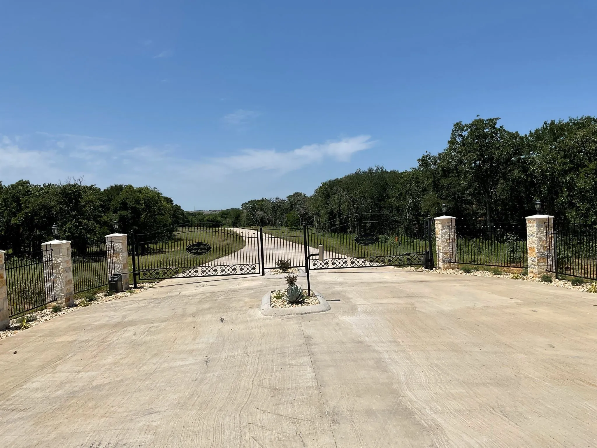 Unimproved Land For Sale in Johnson County , 1657 Private Access 60200, Burleson, Texas 76028, 0, 0, Garage spaces, 0 Sqft, built in 0, Price $340,000, mls#21147385, Real Estate Agent in Burleson, Homes For Sale in Johnson county, Homes For Sale in Burleson, Realtor in Burleson Texas, Real Estate Brokerage Independent Realty Texas, Luminita Cordes Realtor