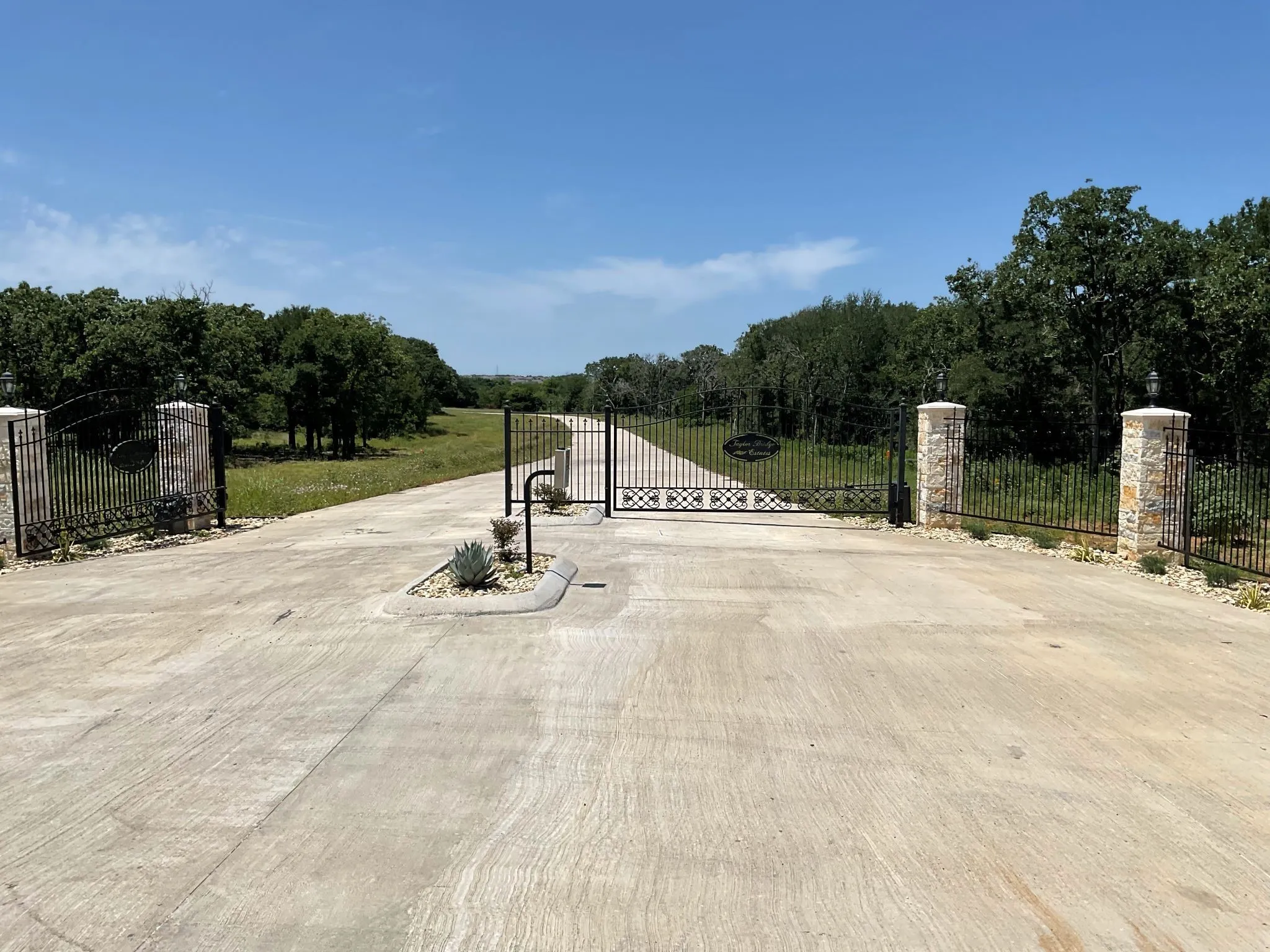 Unimproved Land For Sale in Johnson County , 1657 Private Access 60200, Burleson, Texas 76028, 0, 0, Garage spaces, 0 Sqft, built in 0, Price $340,000, mls#21147385, Real Estate Agent in Burleson, Homes For Sale in Johnson county, Homes For Sale in Burleson, Realtor in Burleson Texas, Real Estate Brokerage Independent Realty Texas, Luminita Cordes Realtor