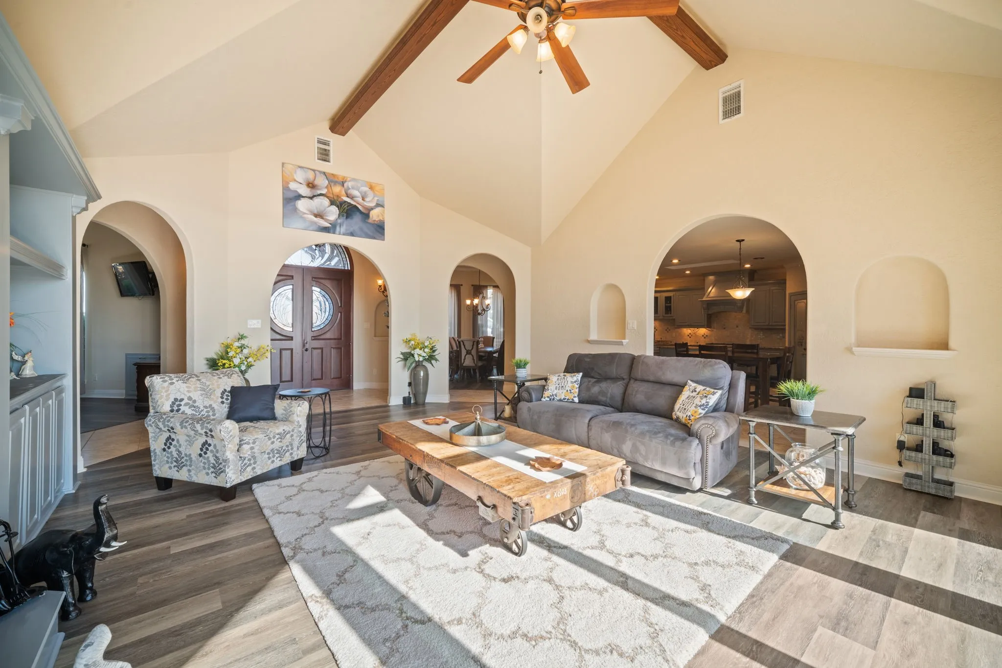 Single Family Residence For Sale in Ellis County , 155 Lakeshore Drive, Waxahachie, Texas 75165, 4 Bedroom, 3 Bathroom, 2 Garage spaces, 3,459 Sqft, built in 2008, Preowned, mls#21144075, Real Estate Agent in Waxahachie, Homes For Sale in Ellis county, Homes For Sale in Waxahachie, Realtor in Waxahachie Texas, Real Estate Brokerage Independent Realty Texas, Luminita Cordes Realtor