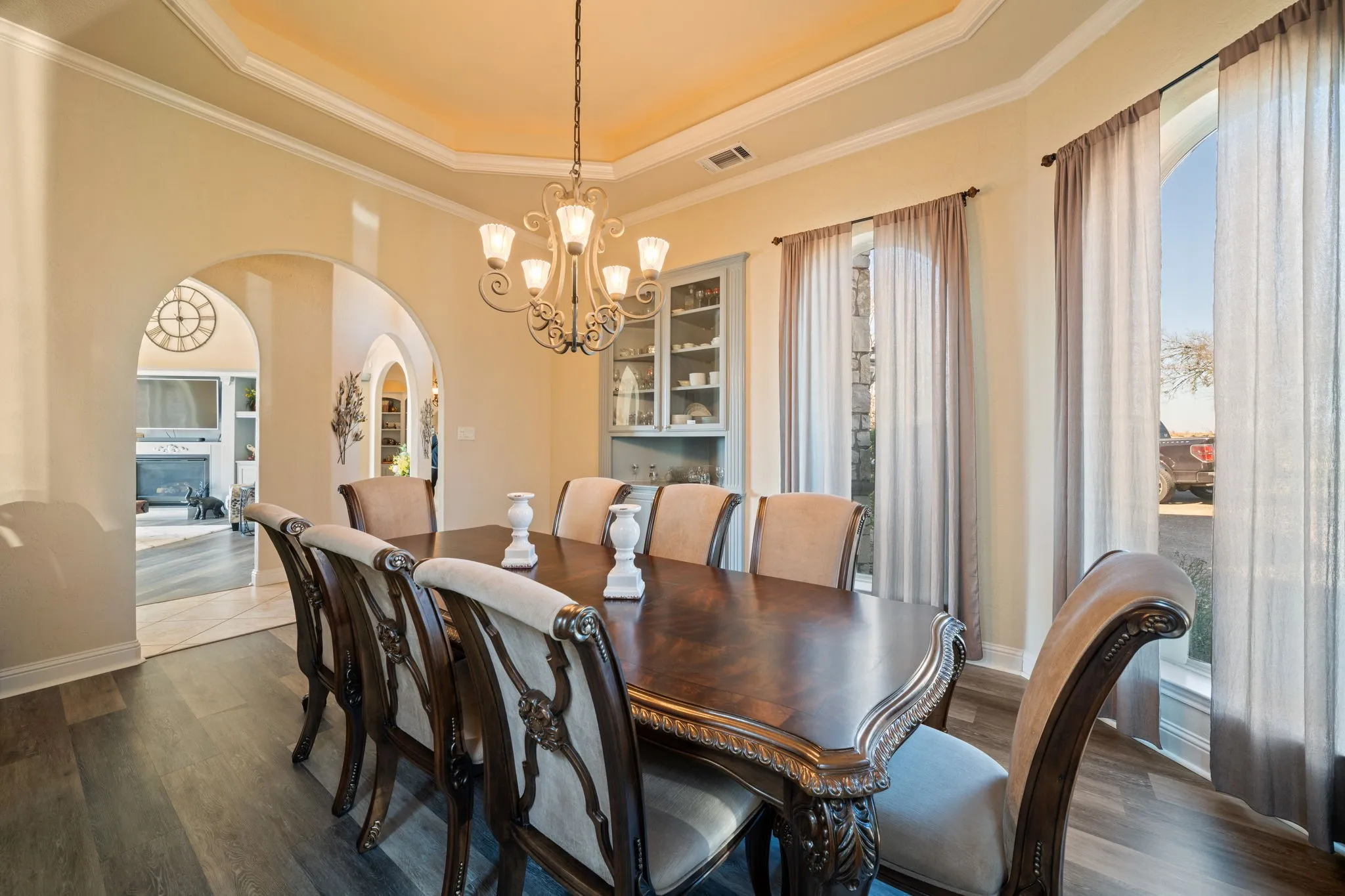 Single Family Residence For Sale in Ellis County , 155 Lakeshore Drive, Waxahachie, Texas 75165, 4 Bedroom, 3 Bathroom, 2 Garage spaces, 3,459 Sqft, built in 2008, Preowned, mls#21144075, Real Estate Agent in Waxahachie, Homes For Sale in Ellis county, Homes For Sale in Waxahachie, Realtor in Waxahachie Texas, Real Estate Brokerage Independent Realty Texas, Luminita Cordes Realtor