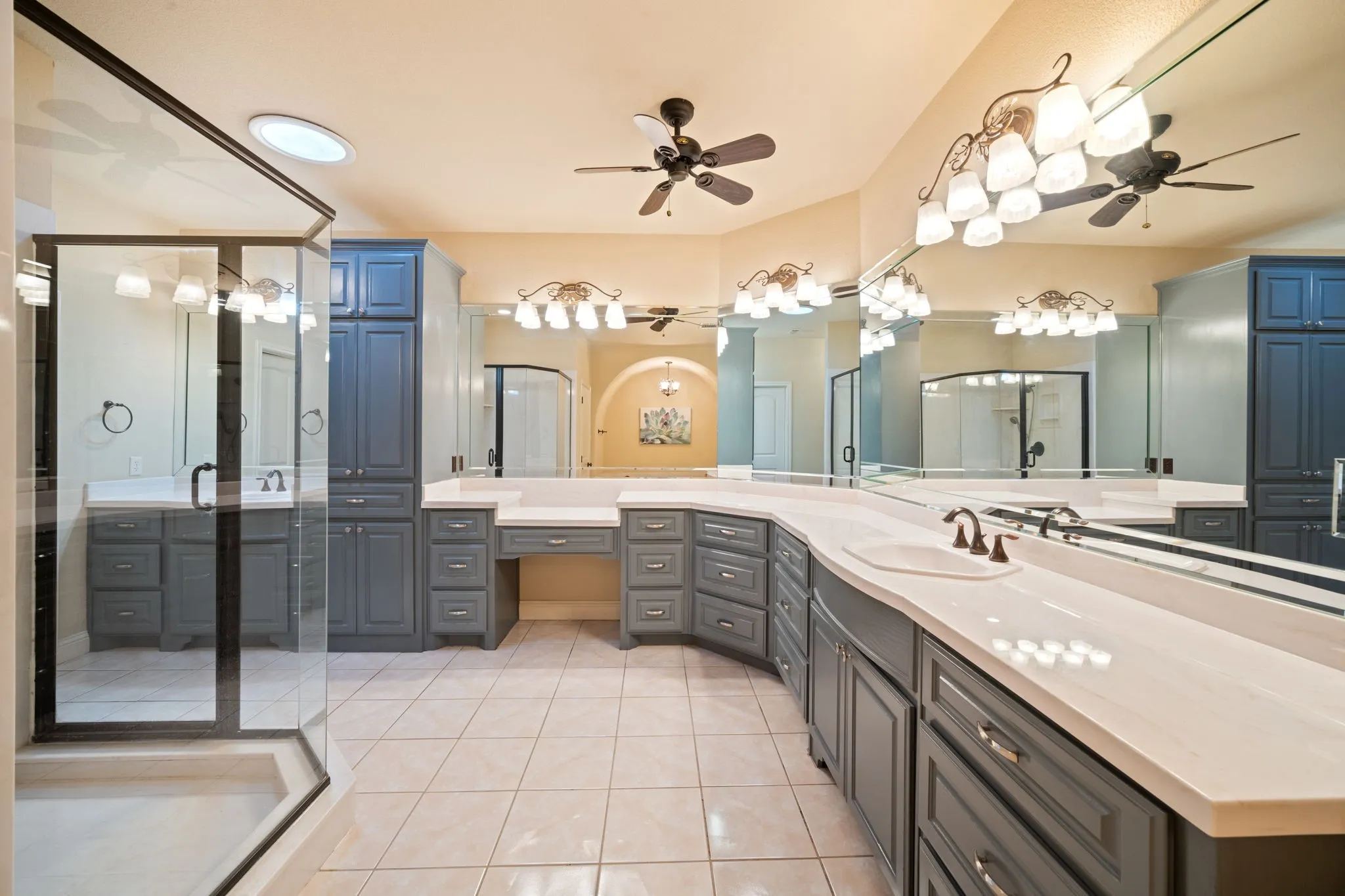 Single Family Residence For Sale in Ellis County , 155 Lakeshore Drive, Waxahachie, Texas 75165, 4 Bedroom, 3 Bathroom, 2 Garage spaces, 3,459 Sqft, built in 2008, Preowned, mls#21144075, Real Estate Agent in Waxahachie, Homes For Sale in Ellis county, Homes For Sale in Waxahachie, Realtor in Waxahachie Texas, Real Estate Brokerage Independent Realty Texas, Luminita Cordes Realtor
