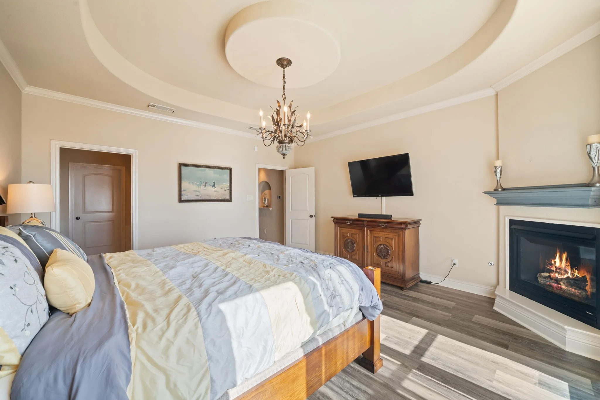 Single Family Residence For Sale in Ellis County , 155 Lakeshore Drive, Waxahachie, Texas 75165, 4 Bedroom, 3 Bathroom, 2 Garage spaces, 3,459 Sqft, built in 2008, Preowned, mls#21144075, Real Estate Agent in Waxahachie, Homes For Sale in Ellis county, Homes For Sale in Waxahachie, Realtor in Waxahachie Texas, Real Estate Brokerage Independent Realty Texas, Luminita Cordes Realtor
