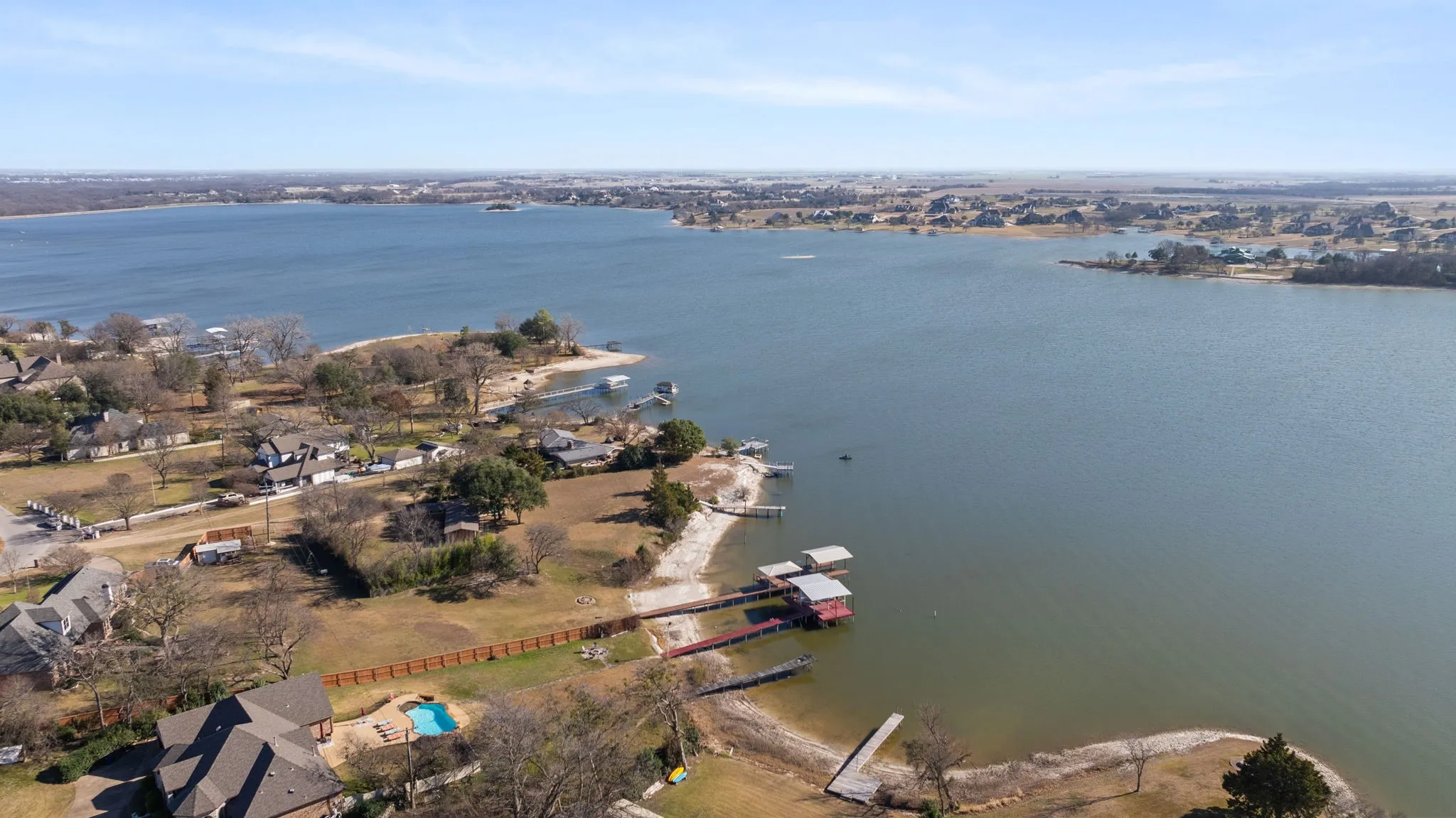 Single Family Residence For Sale in Ellis County , 155 Lakeshore Drive, Waxahachie, Texas 75165, 4 Bedroom, 3 Bathroom, 2 Garage spaces, 3,459 Sqft, built in 2008, Preowned, mls#21144075, Real Estate Agent in Waxahachie, Homes For Sale in Ellis county, Homes For Sale in Waxahachie, Realtor in Waxahachie Texas, Real Estate Brokerage Independent Realty Texas, Luminita Cordes Realtor
