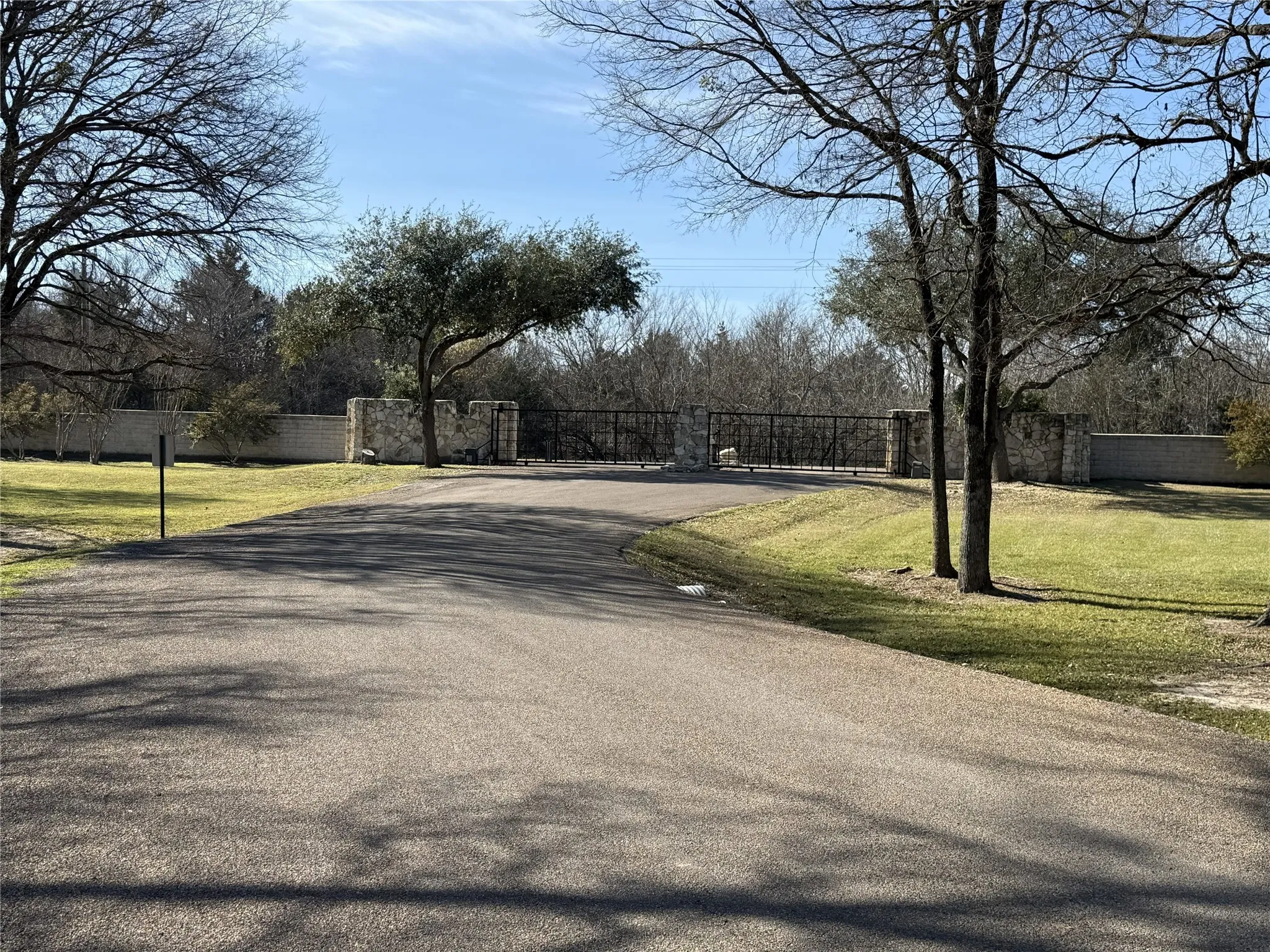 Unimproved Land For Sale in Navarro County , 11 Bayview Circle, Corsicana, Texas 75109, 0, 0, Garage spaces, 0 Sqft, built in 0, Price $89,990, mls#21146775, Real Estate Agent in Corsicana, Homes For Sale in Navarro county, Homes For Sale in Corsicana, Realtor in Corsicana Texas, Real Estate Brokerage Independent Realty Texas, Luminita Cordes Realtor