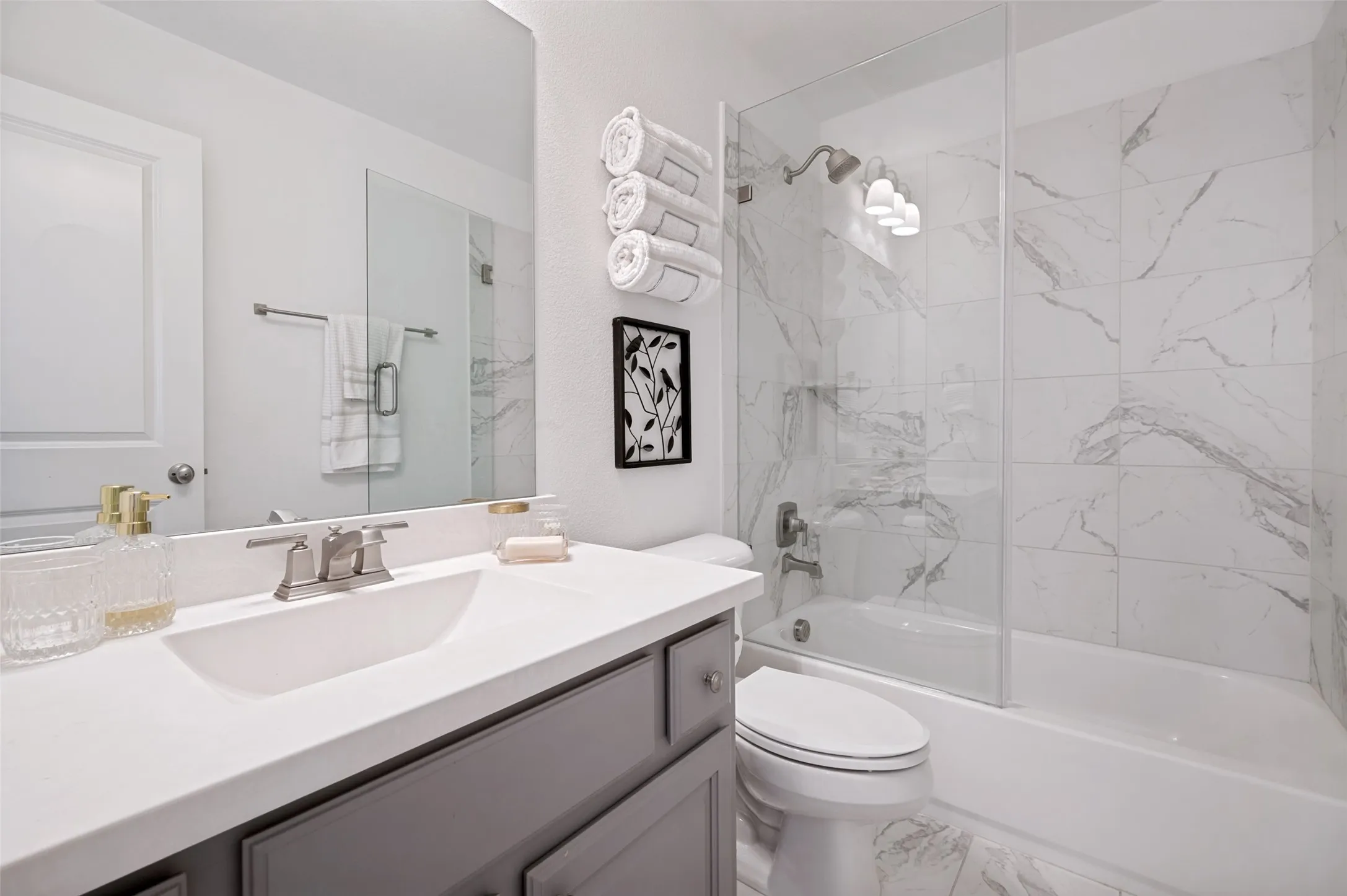 Single Family Residence For Sale in Denton County , 4059 Marble Hill Road, Frisco, Texas 75034, 5 Bedrooms, 7 Bathrooms, 3 Garage spaces, 4,414 Sqft, built in 2018, Preowned, Price $1,525,000, mls#21146721, Real Estate Agent in Frisco, Homes For Sale in Denton county, Homes For Sale in Frisco, Realtor in Frisco Texas, Real Estate Brokerage Independent Realty Texas, Luminita Cordes Realtor
