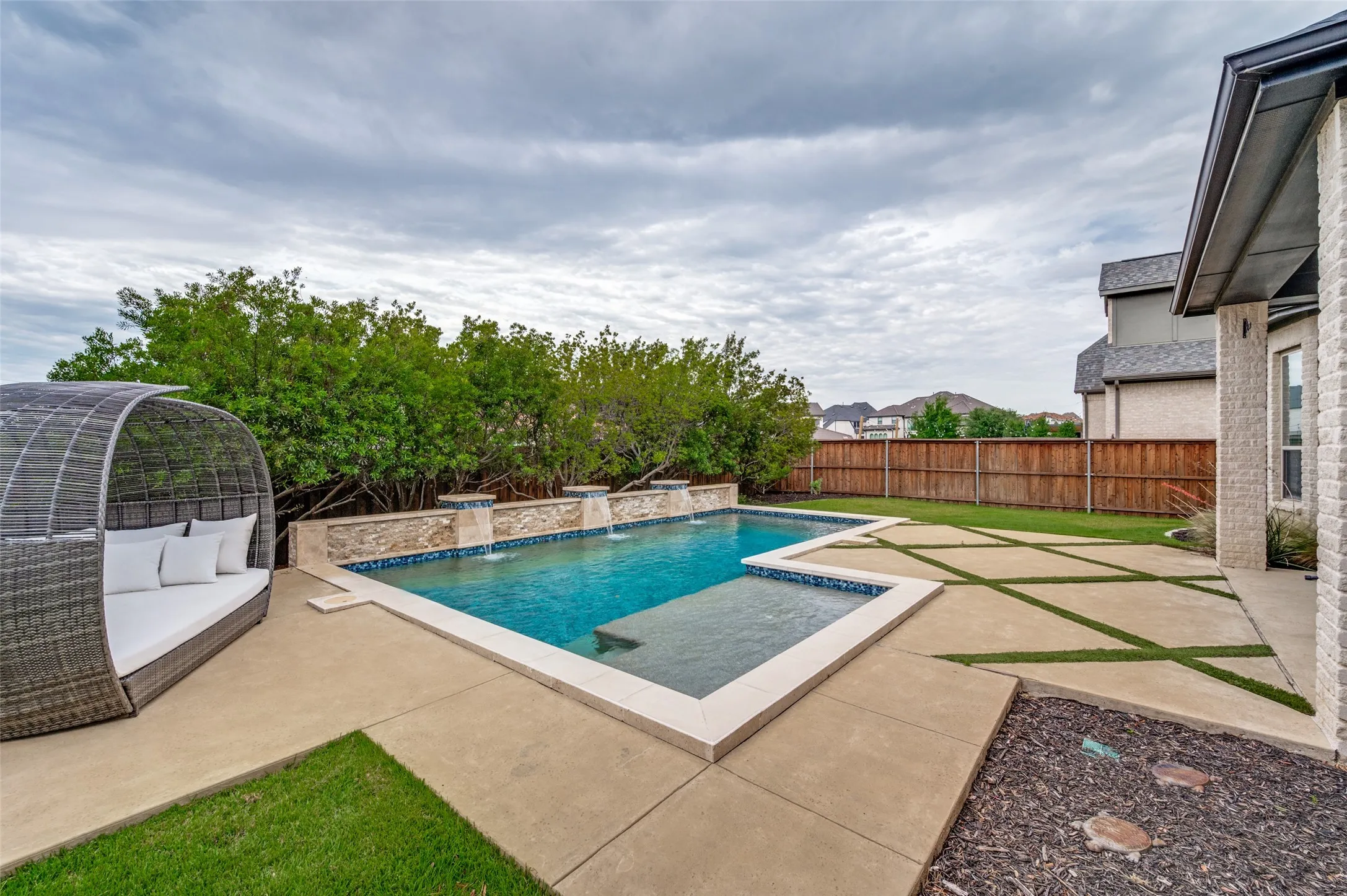 Single Family Residence For Sale in Denton County , 4059 Marble Hill Road, Frisco, Texas 75034, 5 Bedrooms, 7 Bathrooms, 3 Garage spaces, 4,414 Sqft, built in 2018, Preowned, Price $1,525,000, mls#21146721, Real Estate Agent in Frisco, Homes For Sale in Denton county, Homes For Sale in Frisco, Realtor in Frisco Texas, Real Estate Brokerage Independent Realty Texas, Luminita Cordes Realtor
