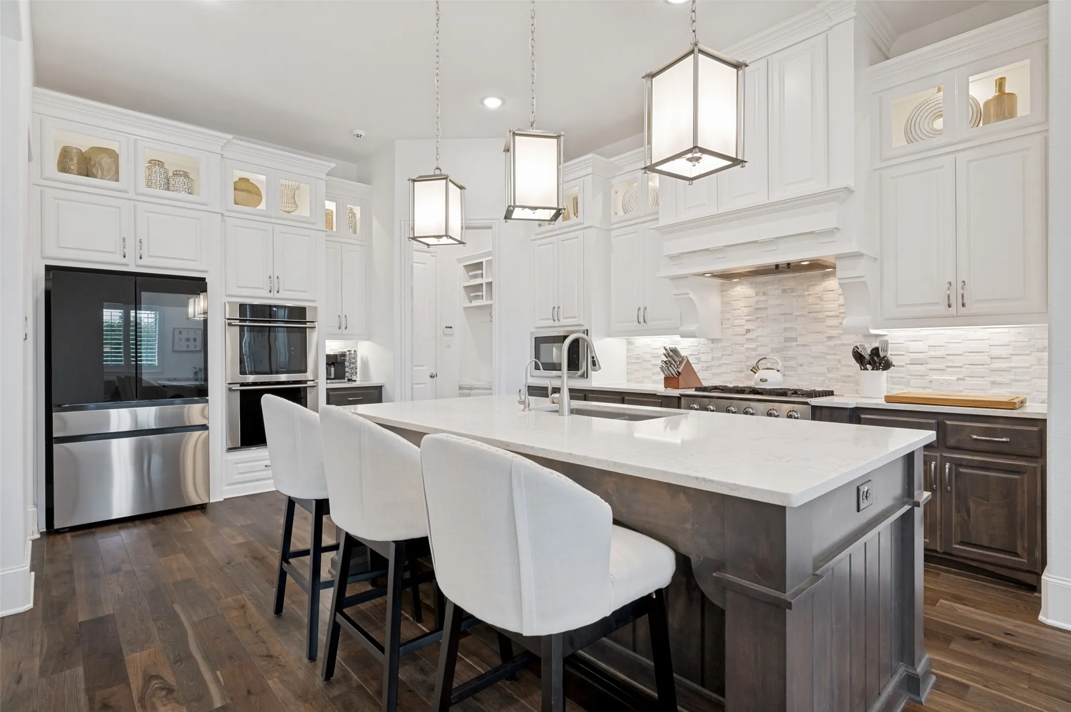 Single Family Residence For Sale in Denton County , 4059 Marble Hill Road, Frisco, Texas 75034, 5 Bedrooms, 7 Bathrooms, 3 Garage spaces, 4,414 Sqft, built in 2018, Preowned, Price $1,525,000, mls#21146721, Real Estate Agent in Frisco, Homes For Sale in Denton county, Homes For Sale in Frisco, Realtor in Frisco Texas, Real Estate Brokerage Independent Realty Texas, Luminita Cordes Realtor