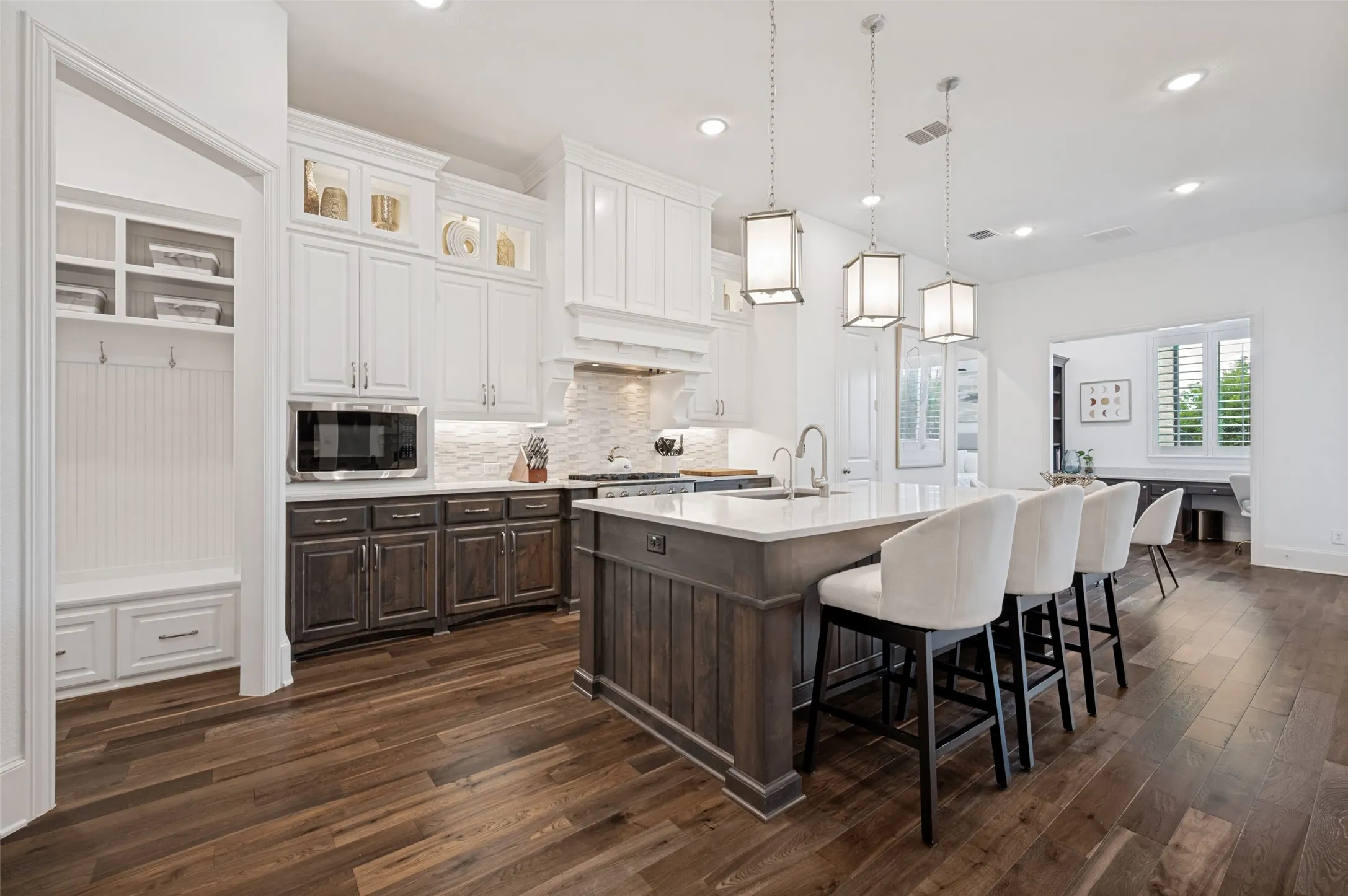 Single Family Residence For Sale in Denton County , 4059 Marble Hill Road, Frisco, Texas 75034, 5 Bedrooms, 7 Bathrooms, 3 Garage spaces, 4,414 Sqft, built in 2018, Preowned, Price $1,525,000, mls#21146721, Real Estate Agent in Frisco, Homes For Sale in Denton county, Homes For Sale in Frisco, Realtor in Frisco Texas, Real Estate Brokerage Independent Realty Texas, Luminita Cordes Realtor