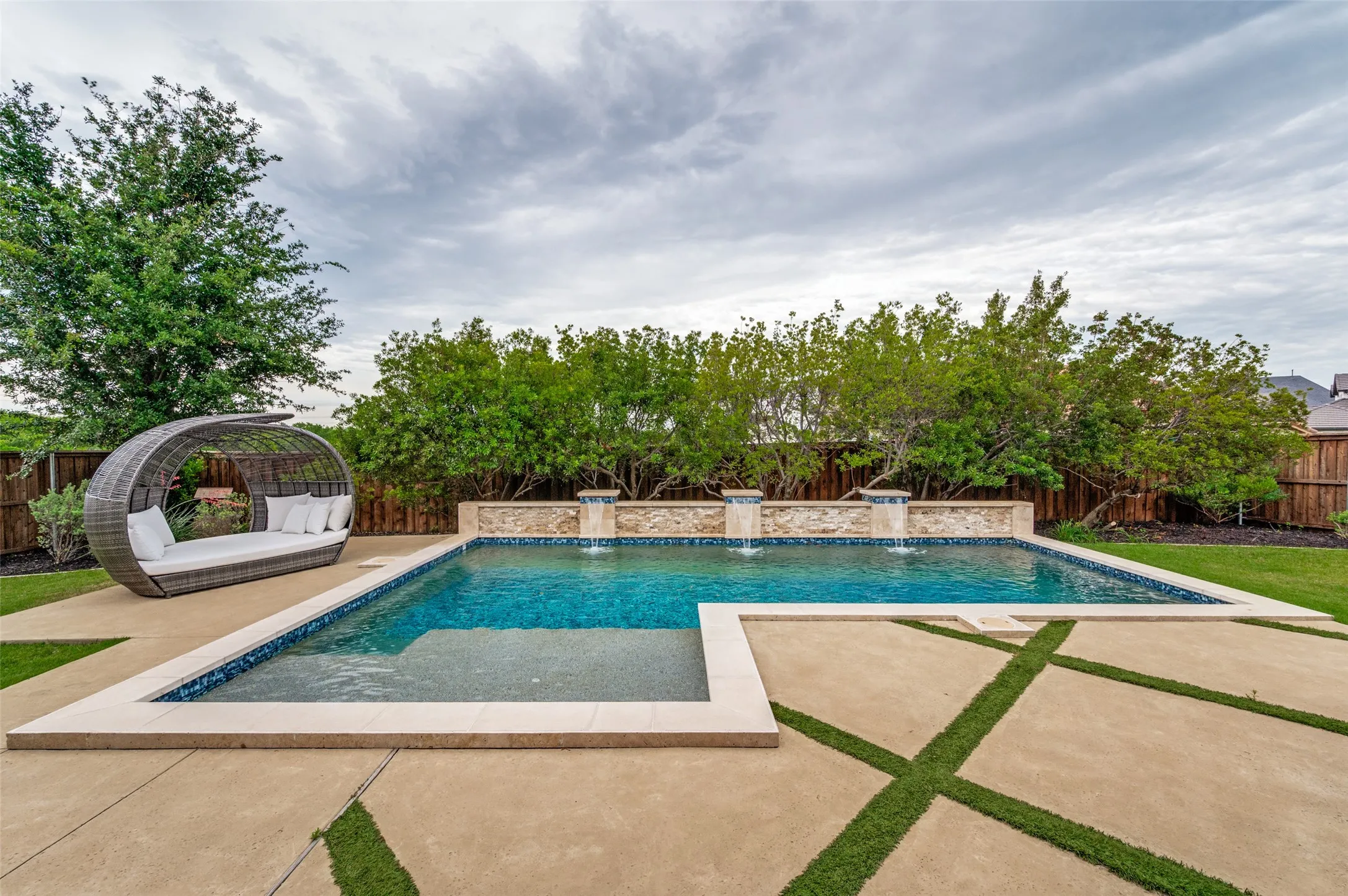 Single Family Residence For Sale in Denton County , 4059 Marble Hill Road, Frisco, Texas 75034, 5 Bedrooms, 7 Bathrooms, 3 Garage spaces, 4,414 Sqft, built in 2018, Preowned, Price $1,525,000, mls#21146721, Real Estate Agent in Frisco, Homes For Sale in Denton county, Homes For Sale in Frisco, Realtor in Frisco Texas, Real Estate Brokerage Independent Realty Texas, Luminita Cordes Realtor