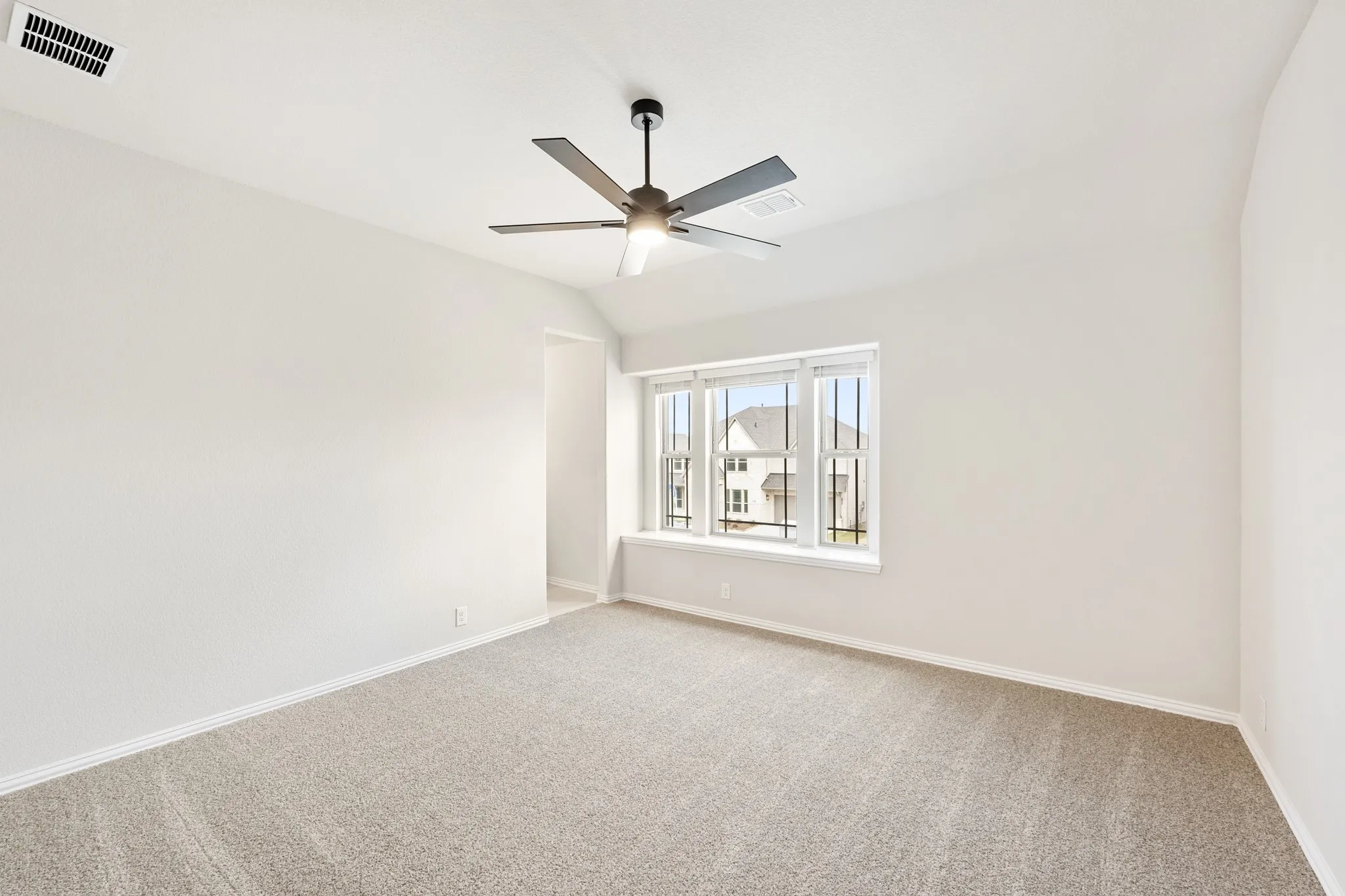 Single Family Residence For Sale in Denton County , 3205 Emerald Trace Drive, Denton, Texas 76226, 5 Bedroom, 4 Bathroom, 2 Garage spaces, 3,558 Sqft, built in 2026, New Construction - Complete, mls#21147544, Real Estate Agent in Denton, Homes For Sale in Denton county, Homes For Sale in Denton, Realtor in Denton Texas, Real Estate Brokerage Independent Realty Texas, Luminita Cordes Realtor