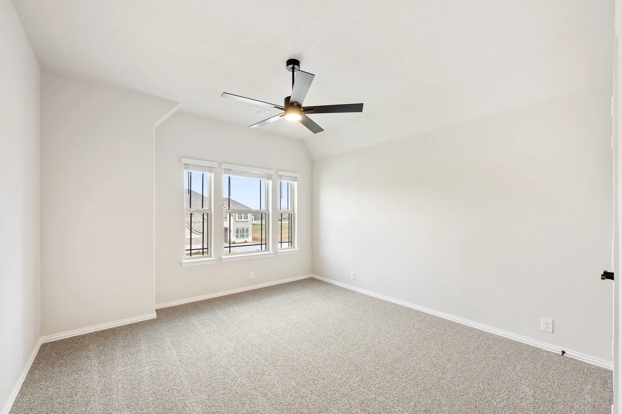 Single Family Residence For Sale in Denton County , 3205 Emerald Trace Drive, Denton, Texas 76226, 5 Bedroom, 4 Bathroom, 2 Garage spaces, 3,558 Sqft, built in 2026, New Construction - Complete, mls#21147544, Real Estate Agent in Denton, Homes For Sale in Denton county, Homes For Sale in Denton, Realtor in Denton Texas, Real Estate Brokerage Independent Realty Texas, Luminita Cordes Realtor