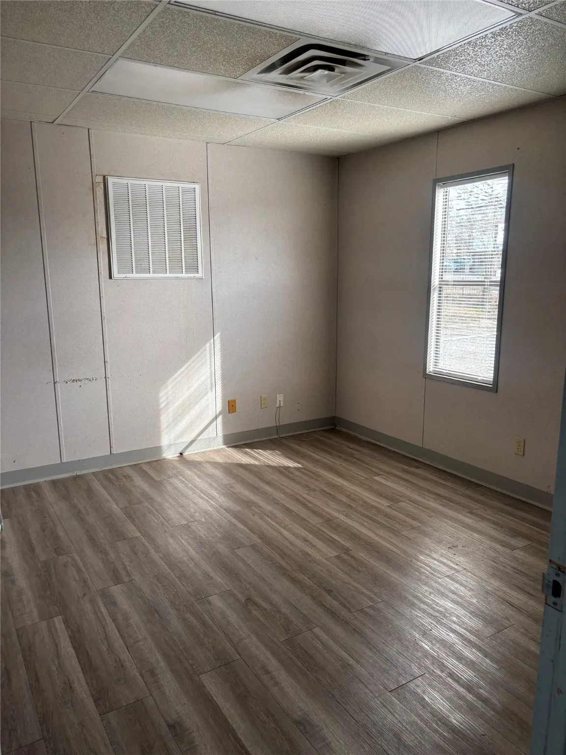 Office For Sale in Brown County , 704 Early Blvd Boulevard, Early, Texas 76802, 0, 0, Garage spaces, 0 Sqft, built in 1988, Preowned, Price $179,500, mls#21147560, Real Estate Agent in Early, Homes For Sale in Brown county, Homes For Sale in Early, Realtor in Early Texas, Real Estate Brokerage Independent Realty Texas, Luminita Cordes Realtor