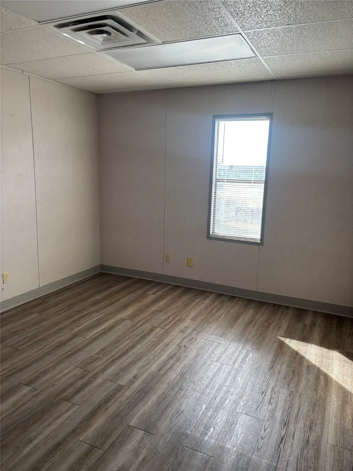 Office For Sale in Brown County , 704 Early Blvd Boulevard, Early, Texas 76802, 0, 0, Garage spaces, 0 Sqft, built in 1988, Preowned, Price $179,500, mls#21147560, Real Estate Agent in Early, Homes For Sale in Brown county, Homes For Sale in Early, Realtor in Early Texas, Real Estate Brokerage Independent Realty Texas, Luminita Cordes Realtor