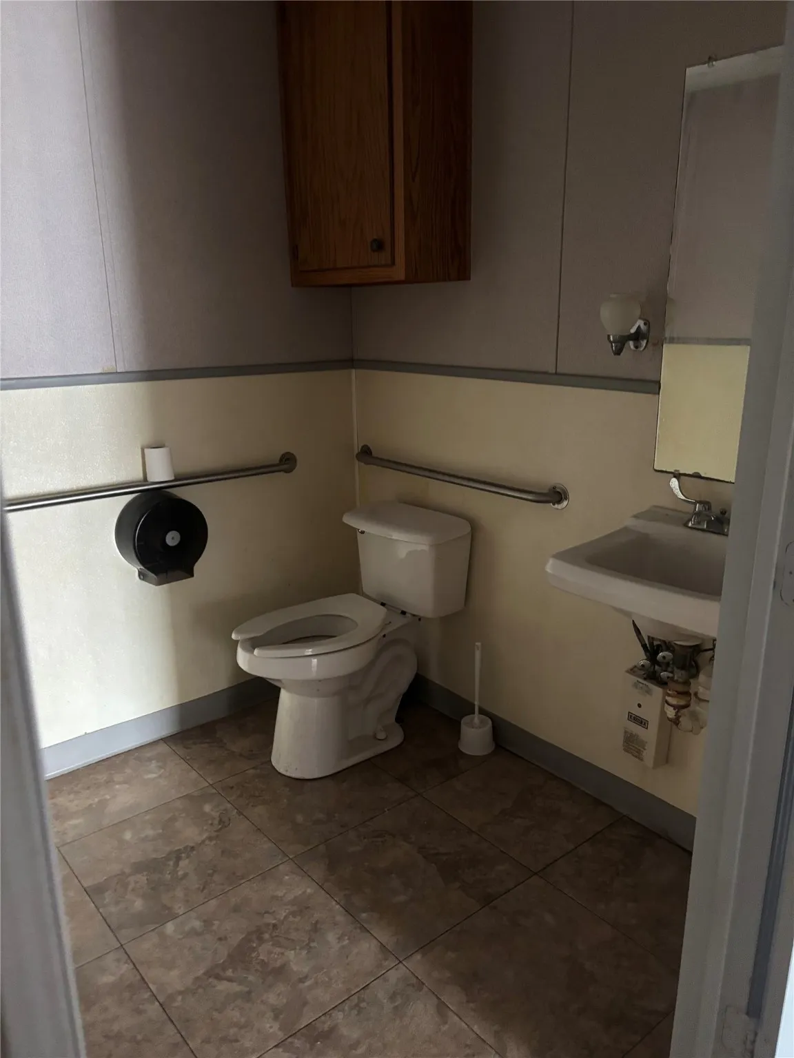 Office For Sale in Brown County , 704 Early Blvd Boulevard, Early, Texas 76802, 0, 0, Garage spaces, 0 Sqft, built in 1988, Preowned, Price $179,500, mls#21147560, Real Estate Agent in Early, Homes For Sale in Brown county, Homes For Sale in Early, Realtor in Early Texas, Real Estate Brokerage Independent Realty Texas, Luminita Cordes Realtor
