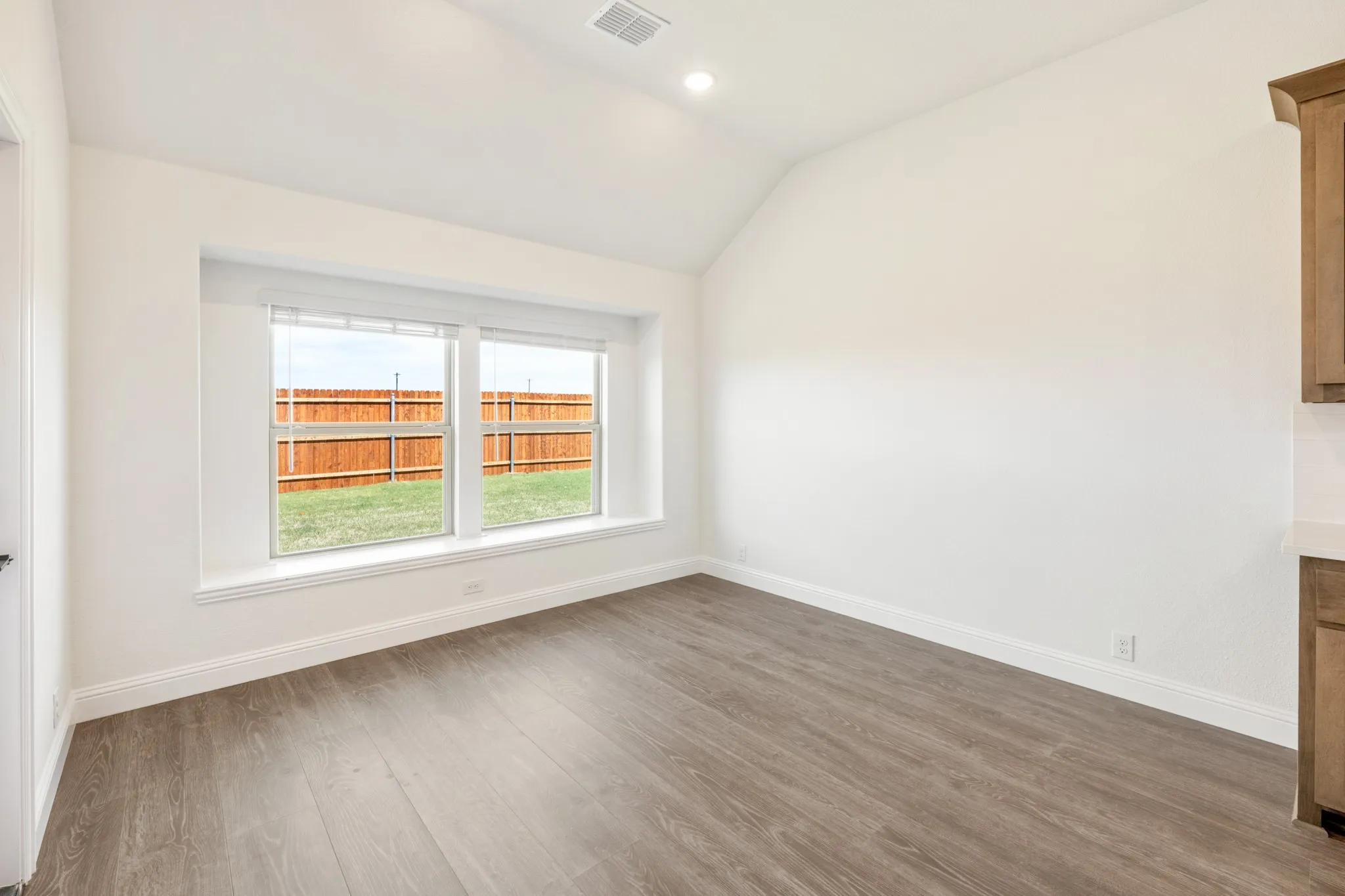 Single Family Residence For Sale in Denton County , 3208 Emerald Trace Drive, Denton, Texas 76226, 5 Bedroom, 5 Bathroom, 2 Garage spaces, 4,226 Sqft, built in 2026, New Construction - Complete, mls#21147593, Real Estate Agent in Denton, Homes For Sale in Denton county, Homes For Sale in Denton, Realtor in Denton Texas, Real Estate Brokerage Independent Realty Texas, Luminita Cordes Realtor