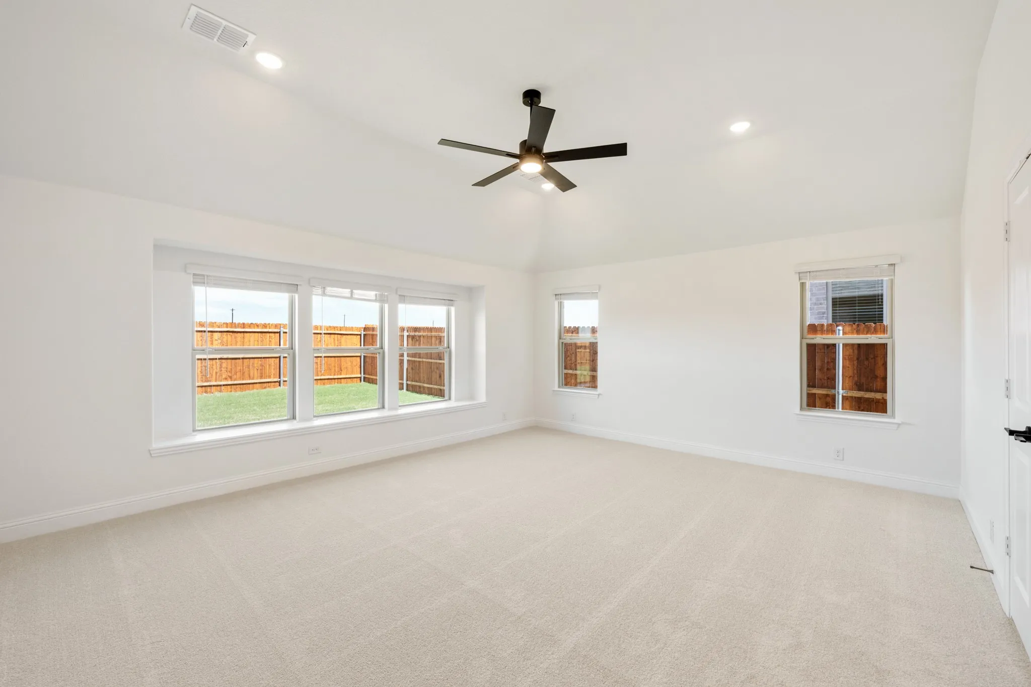 Single Family Residence For Sale in Denton County , 3208 Emerald Trace Drive, Denton, Texas 76226, 5 Bedroom, 5 Bathroom, 2 Garage spaces, 4,226 Sqft, built in 2026, New Construction - Complete, mls#21147593, Real Estate Agent in Denton, Homes For Sale in Denton county, Homes For Sale in Denton, Realtor in Denton Texas, Real Estate Brokerage Independent Realty Texas, Luminita Cordes Realtor