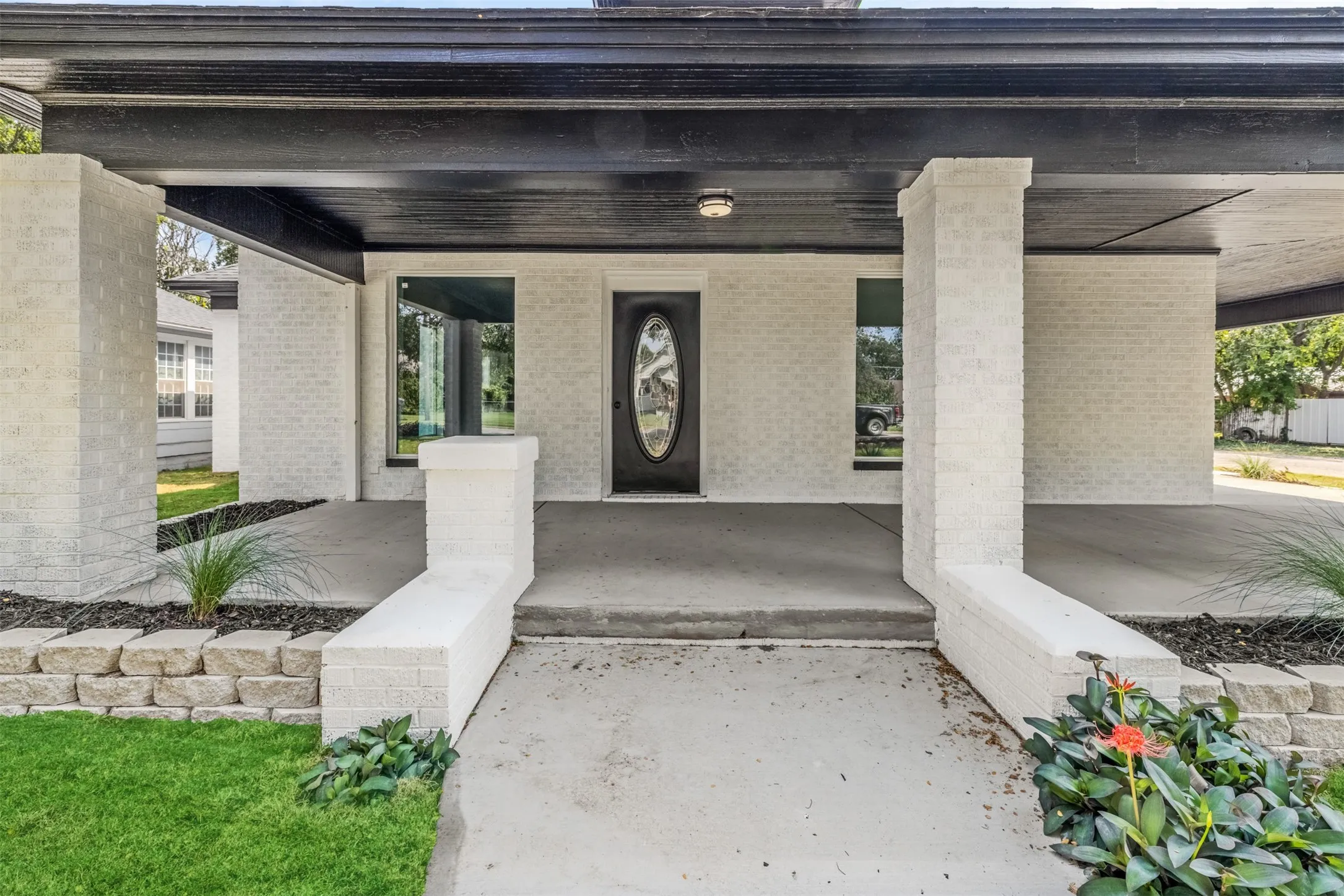 Single Family Residence For Sale in Wise County , 700 N Church Street, Decatur, Texas 76234, 3 Bedroom, 2 Bathroom, Garage spaces, 1,845 Sqft, built in 1930, Preowned, mls#21147604, Real Estate Agent in Decatur, Homes For Sale in Wise county, Homes For Sale in Decatur, Realtor in Decatur Texas, Real Estate Brokerage Independent Realty Texas, Luminita Cordes Realtor