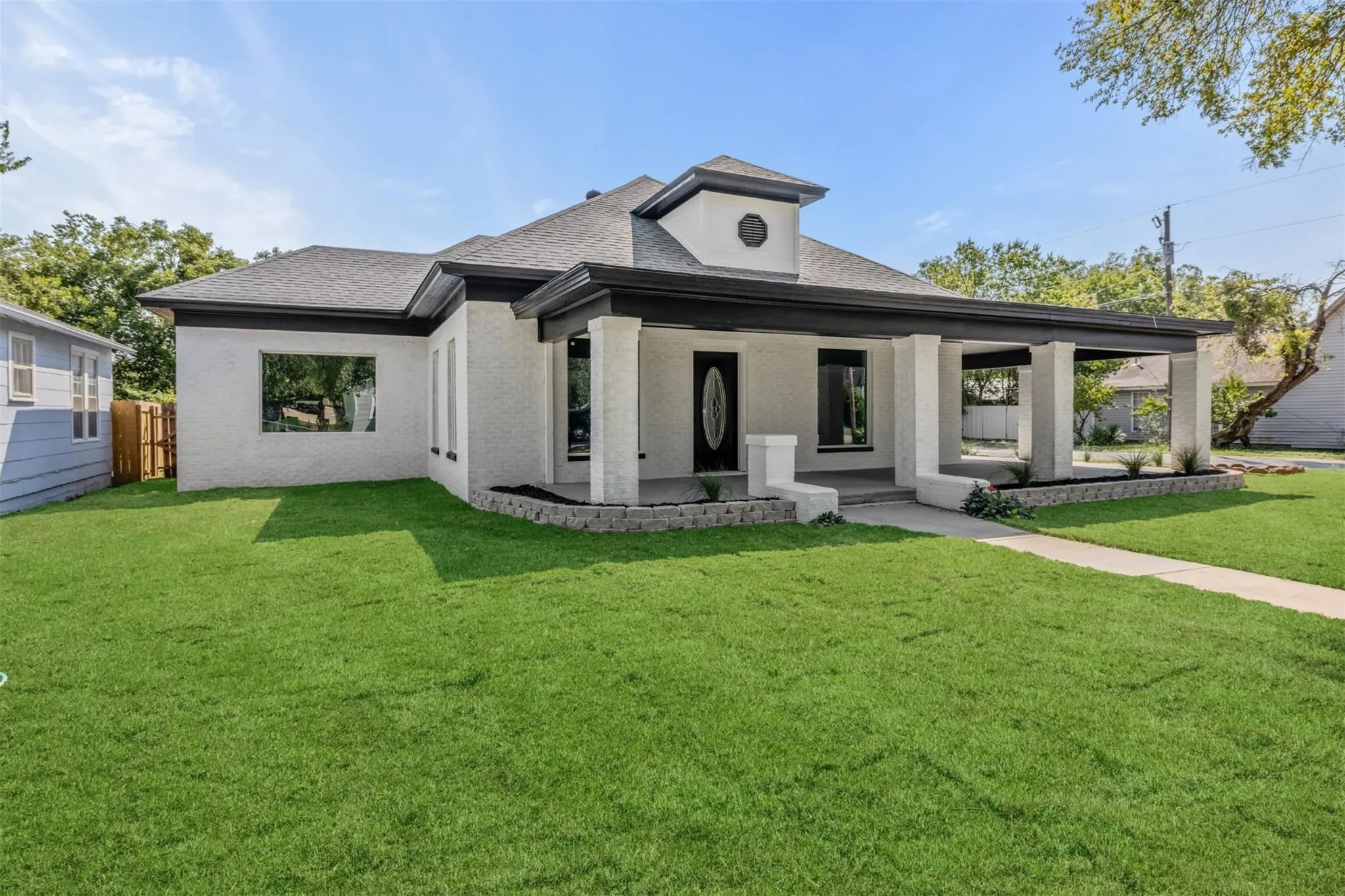 Single Family Residence For Sale in Wise County , 700 N Church Street, Decatur, Texas 76234, 3 Bedroom, 2 Bathroom, Garage spaces, 1,845 Sqft, built in 1930, Preowned, mls#21147604, Real Estate Agent in Decatur, Homes For Sale in Wise county, Homes For Sale in Decatur, Realtor in Decatur Texas, Real Estate Brokerage Independent Realty Texas, Luminita Cordes Realtor